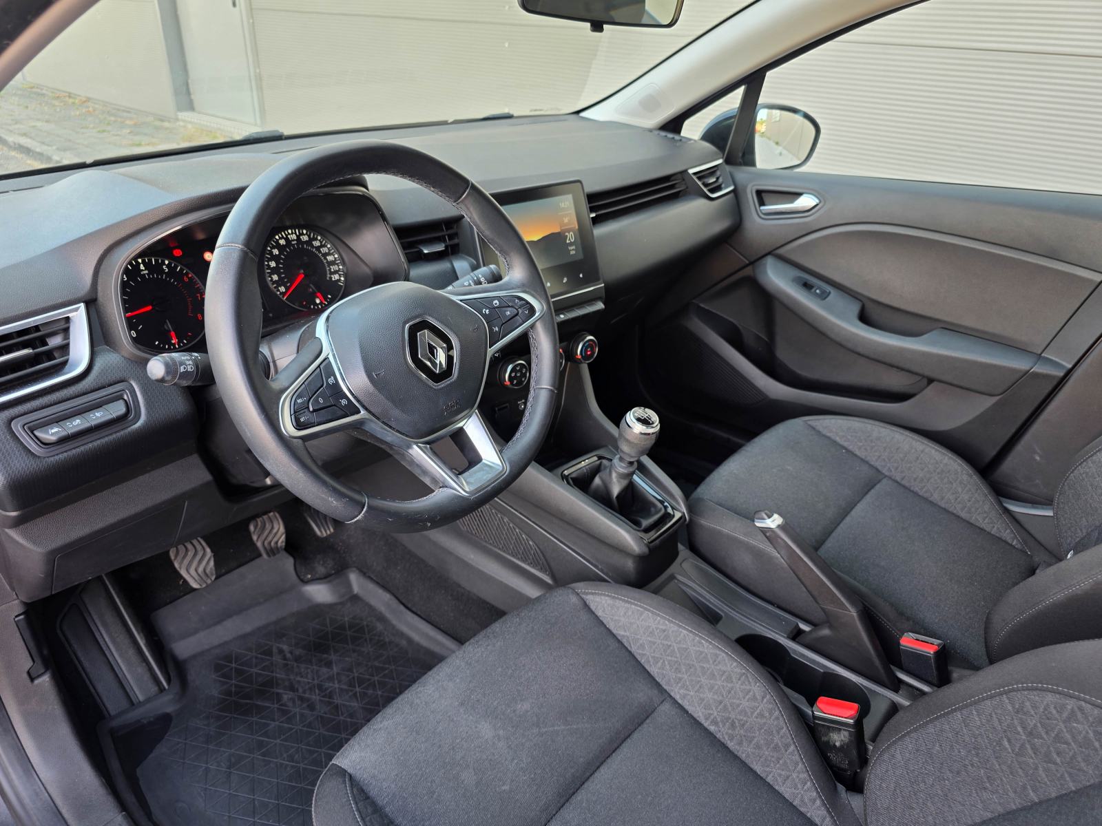 Renault Clio TCe |HR auto |Nove gume |Android |LED |Reg03/27 |JAMSTVO, fotografija 17
