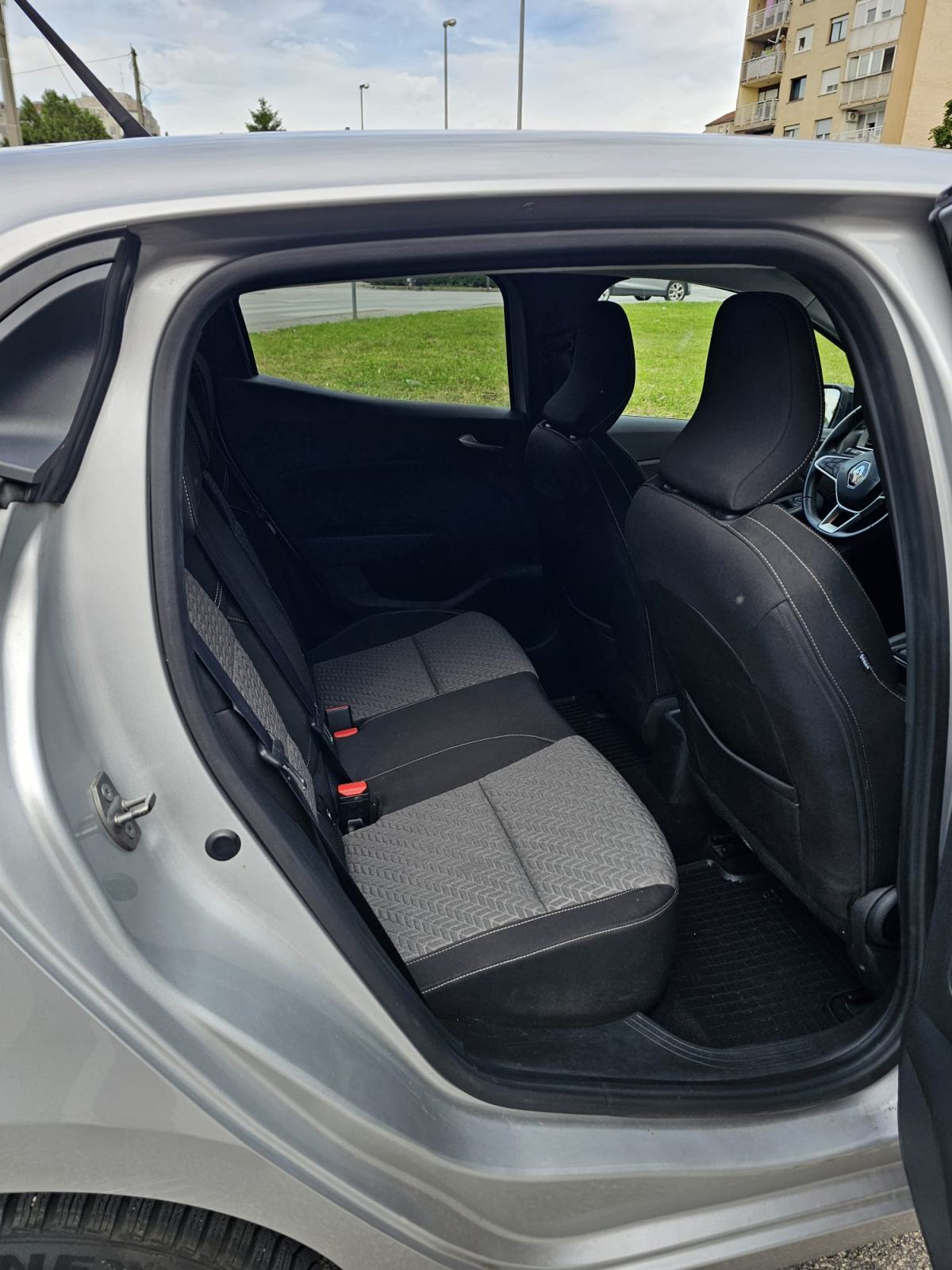 Renault Clio TCe *HRV AUTO, REG. 3/27*, fotografija 11