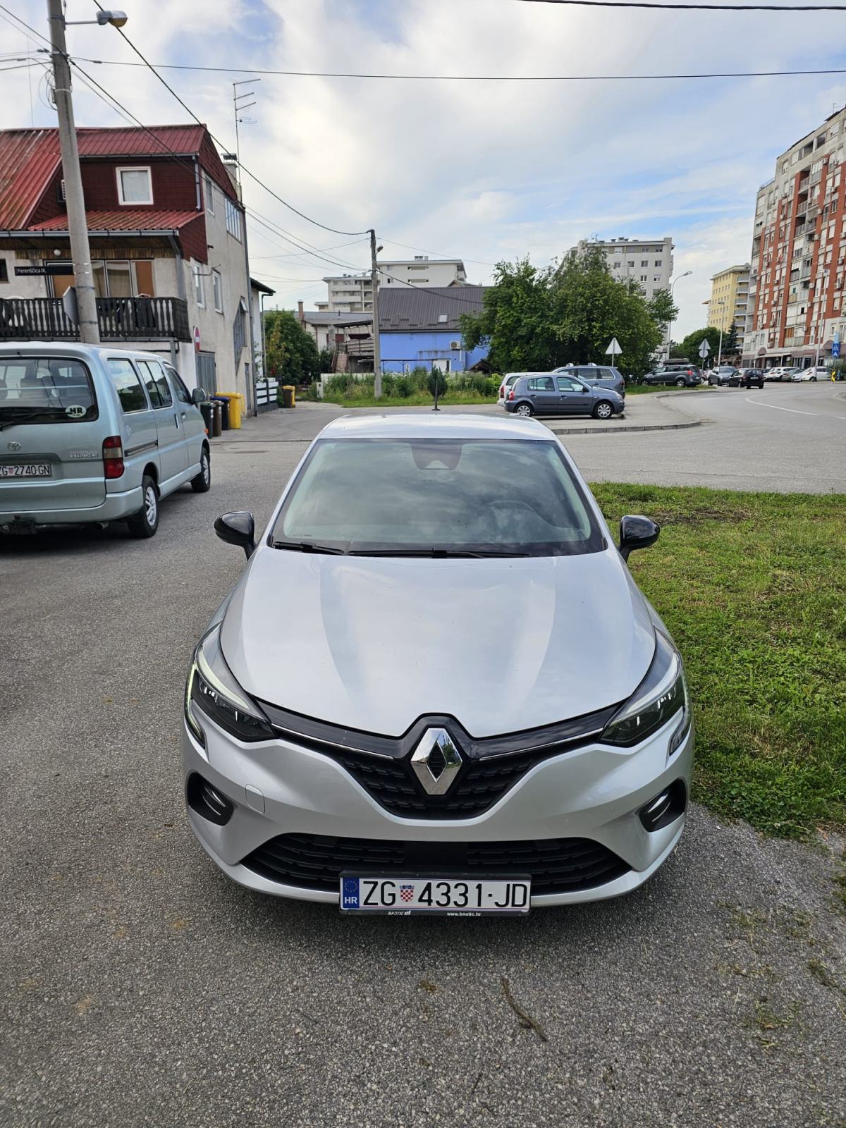 Renault Clio TCe *HRV AUTO, REG. 3/27*, fotografija 3