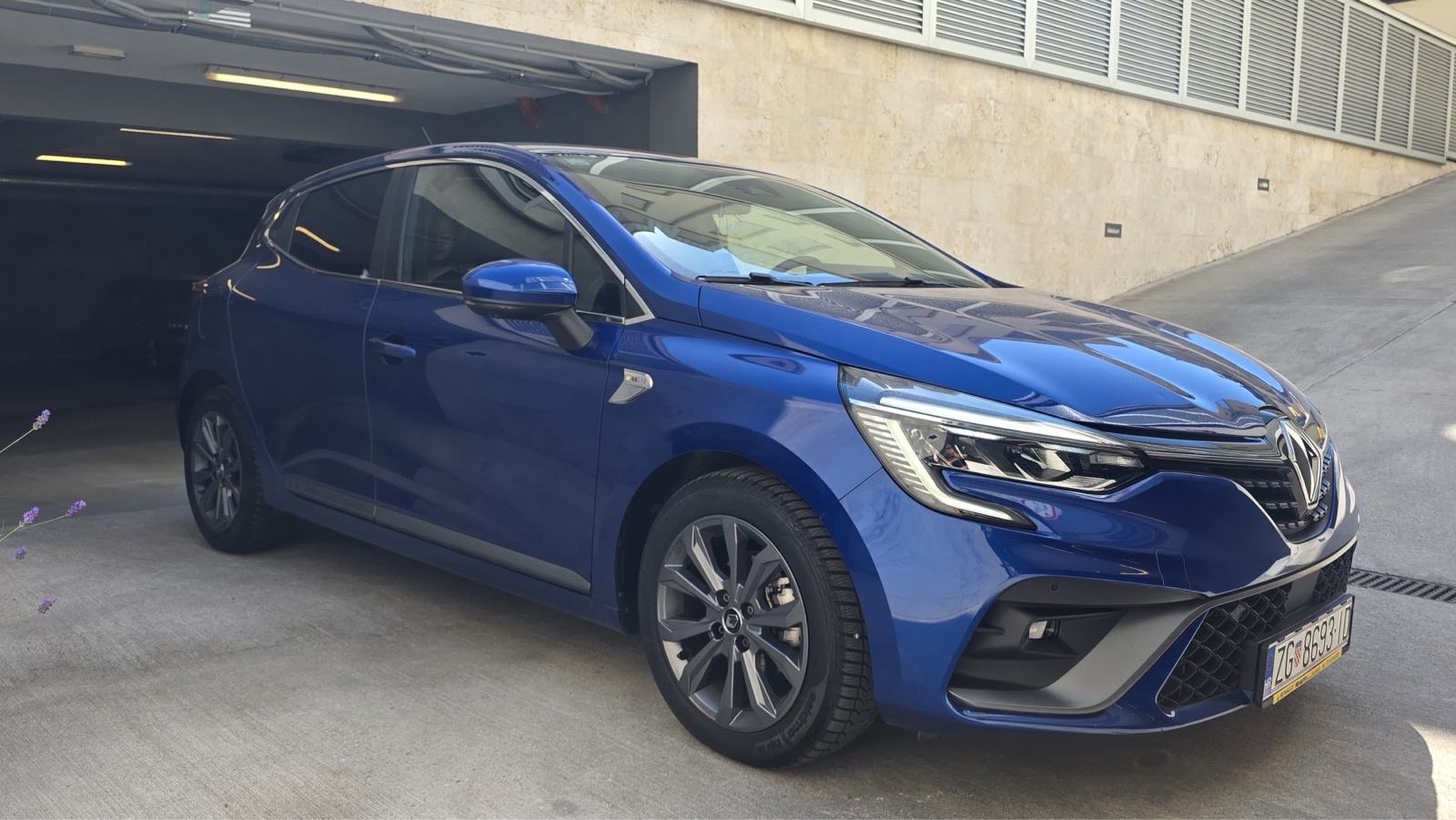 Renault Clio TCe Intens RS Line, 29.475km, 360 kamera, garažiran, fotografija 3