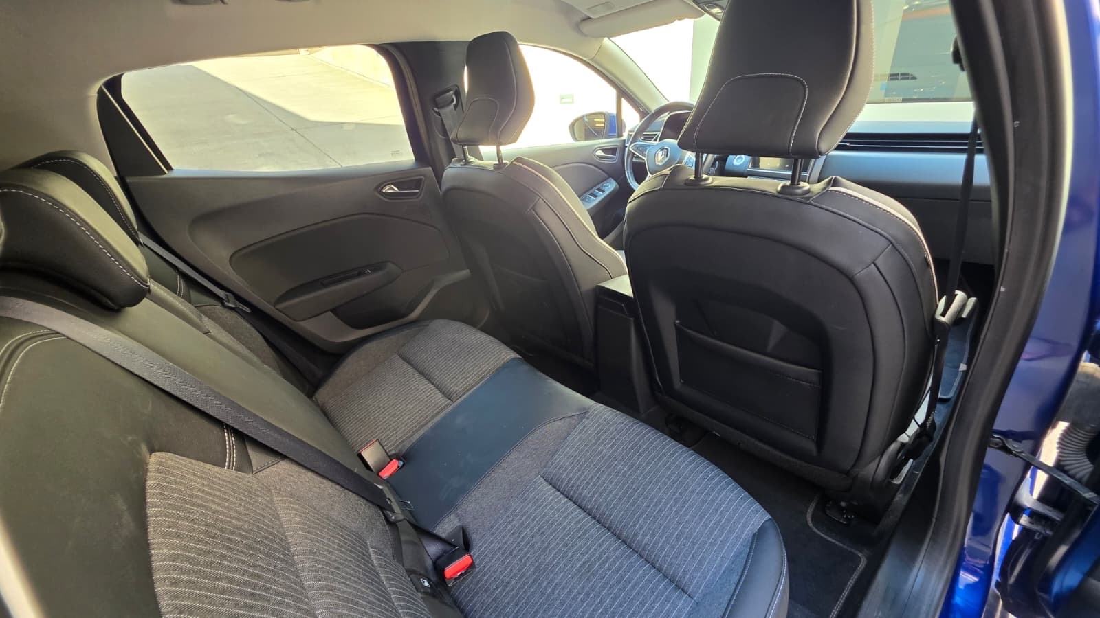 Renault Clio TCe Intens RS Line, 29.475km, 360 kamera, garažiran, fotografija 12