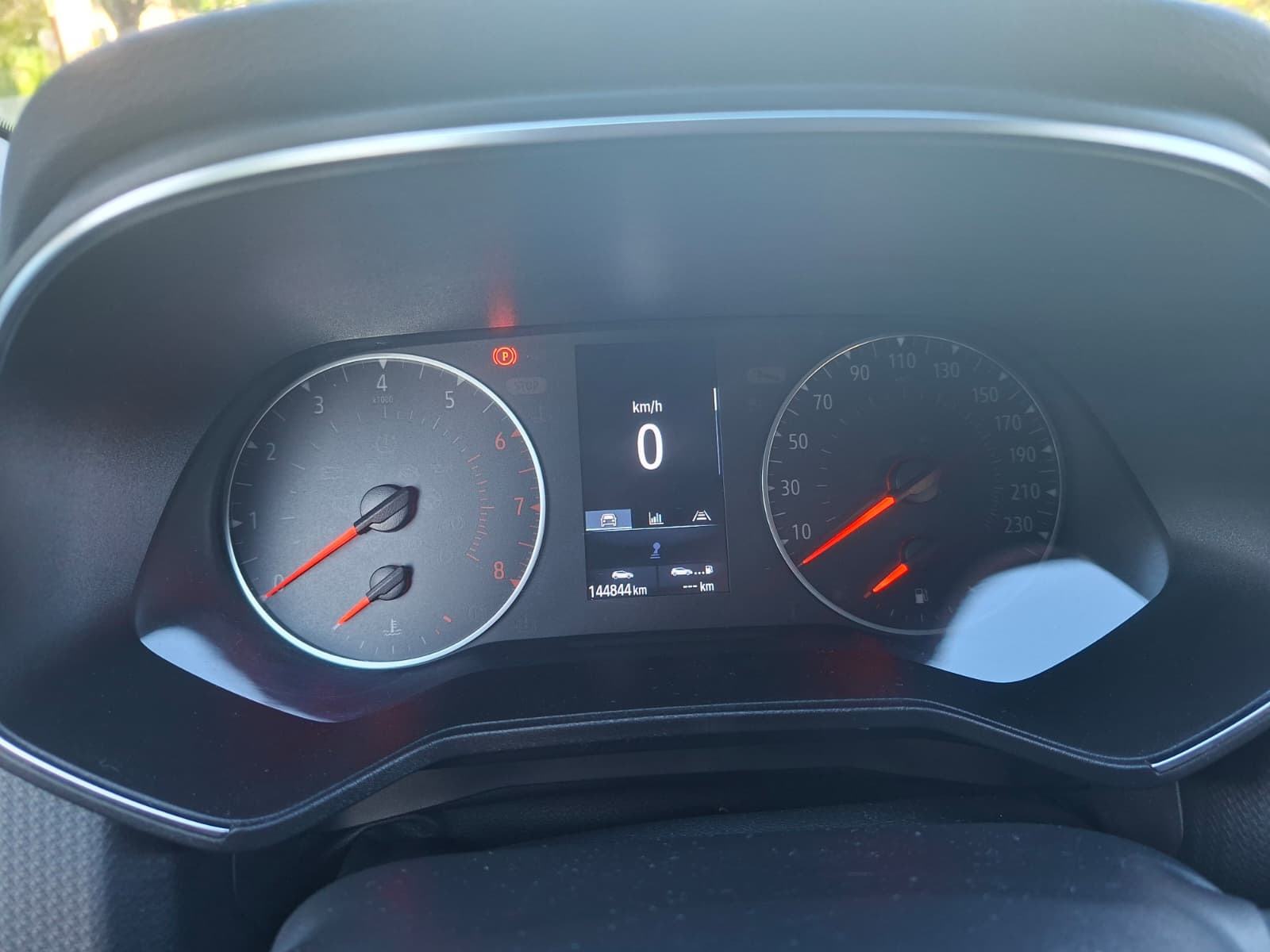 Renault Clio 1.0 TCe, LED, servisiran, dva seta guma, fotografija 8
