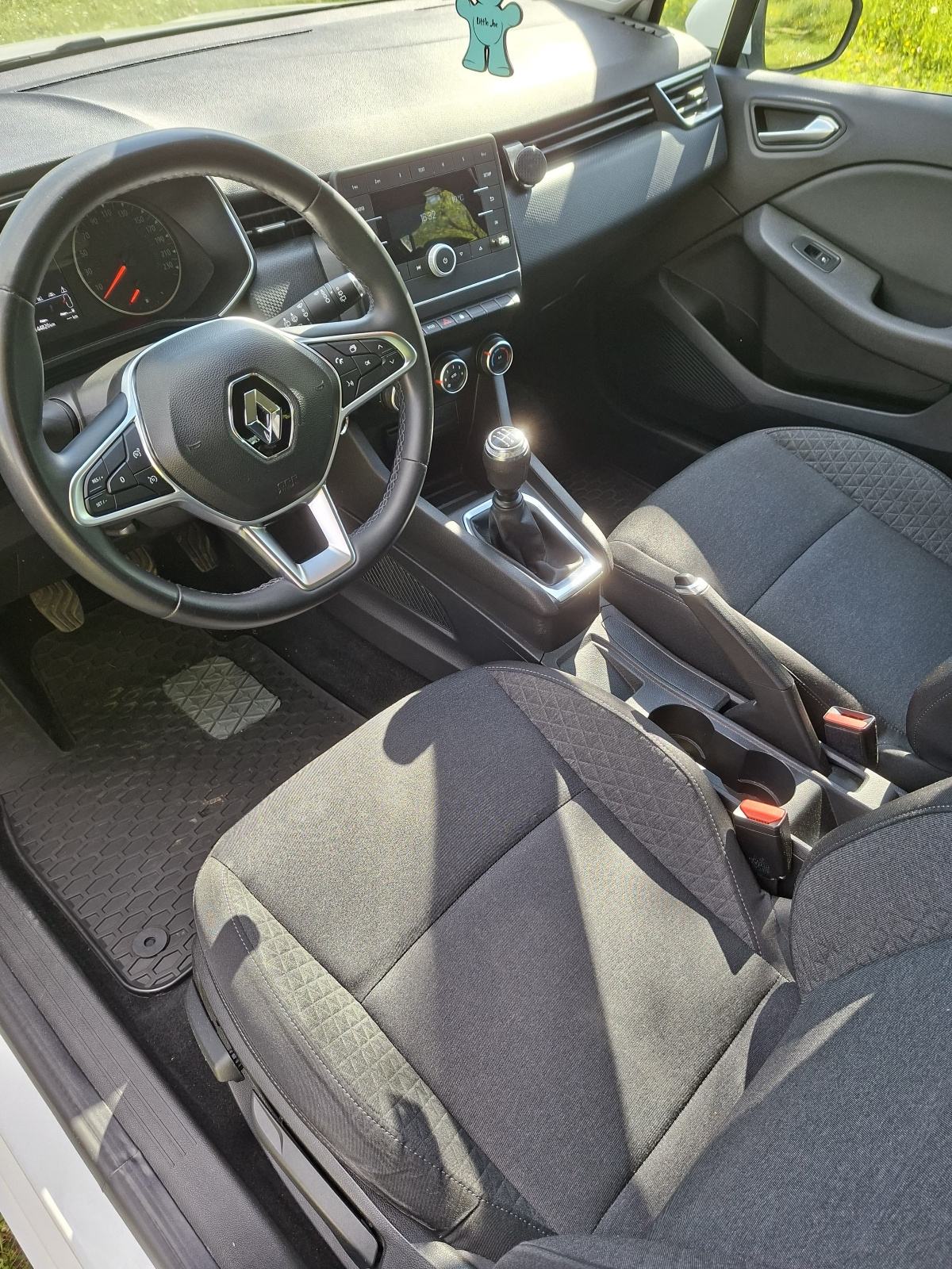 Renault Clio 1.0 TCe, LED, servisiran, dva seta guma, fotografija 10