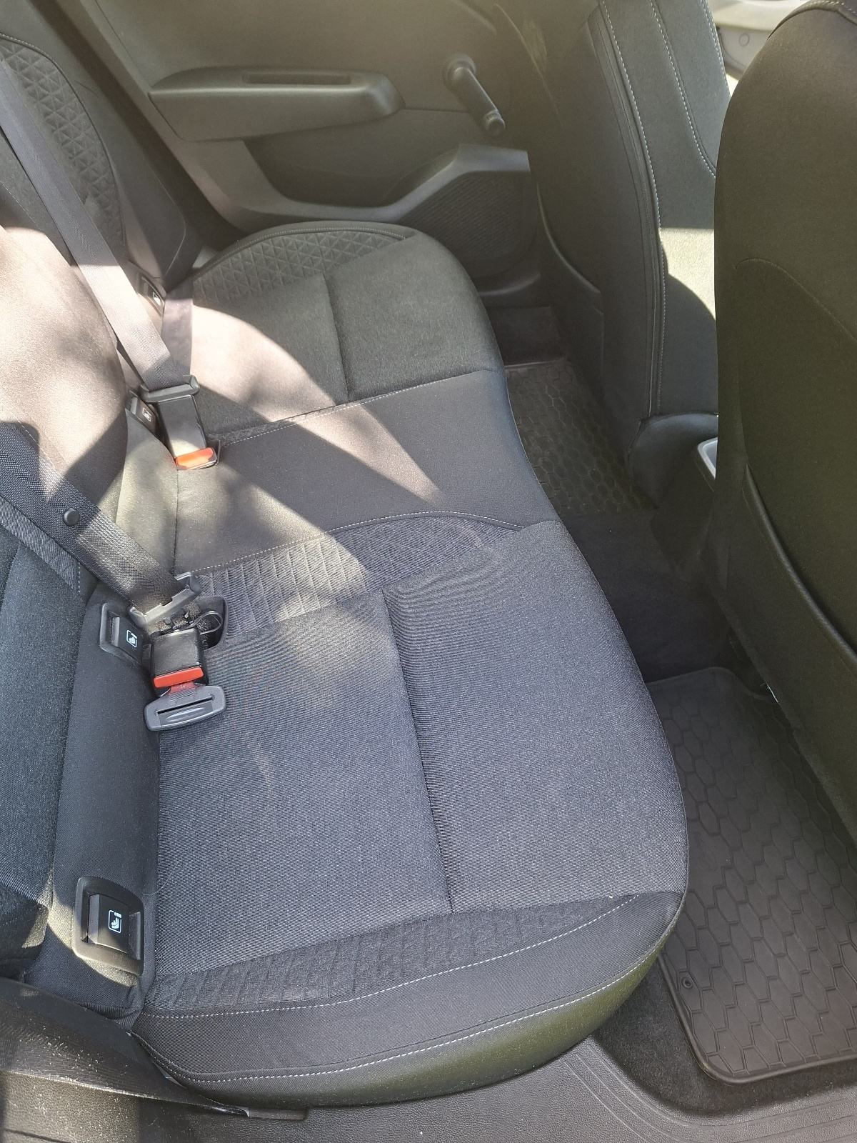Renault Clio 1.0 TCe, LED, servisiran, dva seta guma, fotografija 11