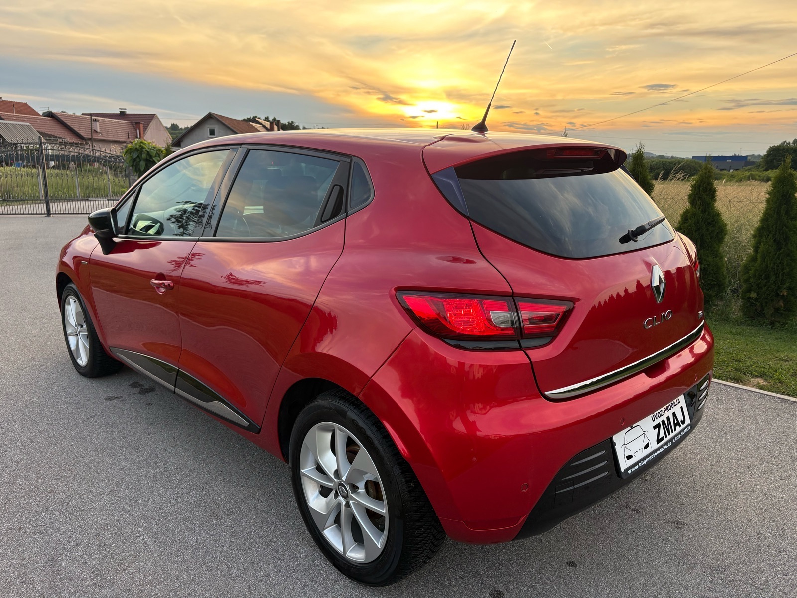 Renault Clio Limited Edition TCe 90 ps*10/2017*Stanje kao novo*, fotografija 4