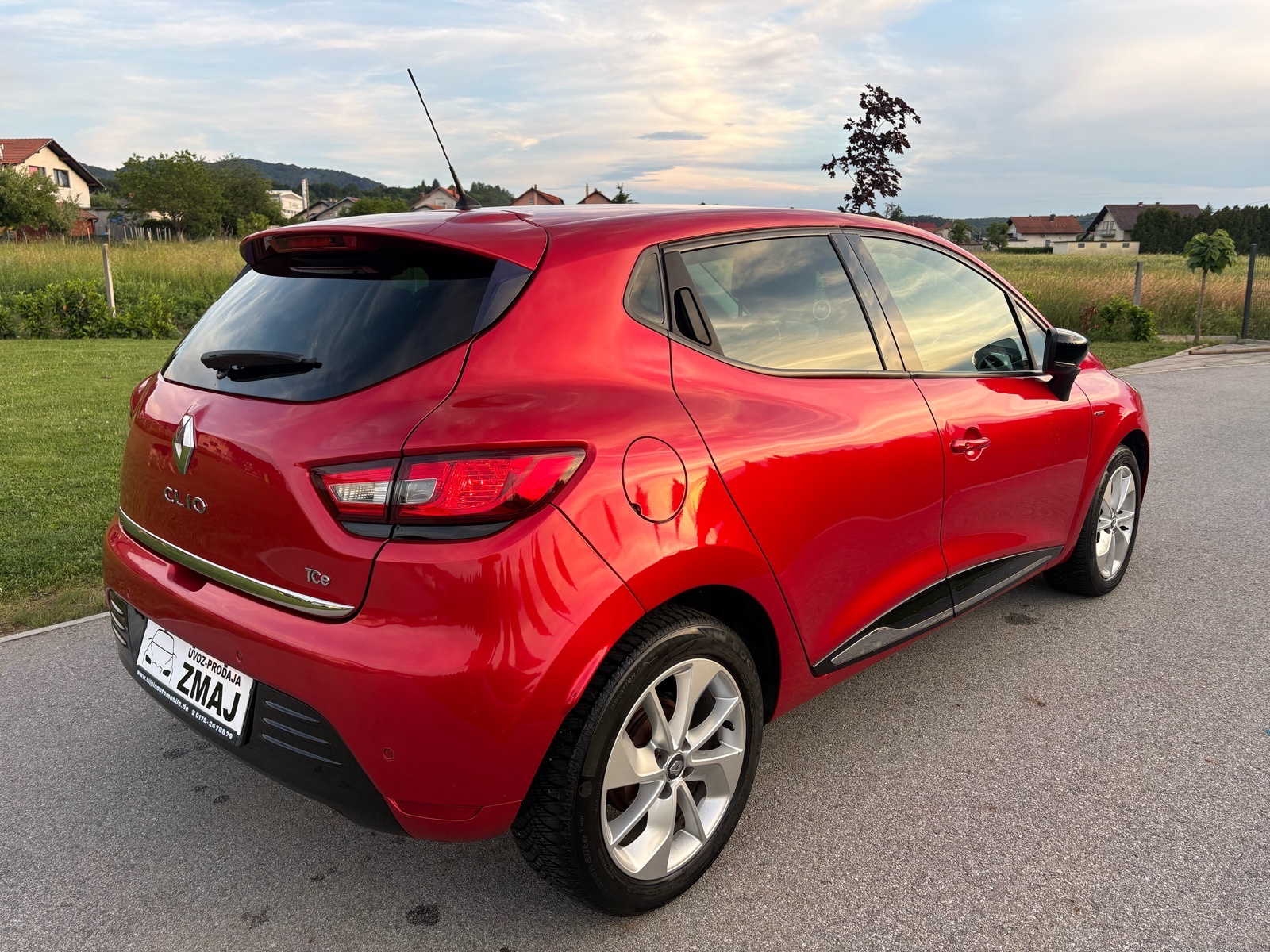 Renault Clio Limited Edition TCe 90 ps*10/2017*Stanje kao novo*, fotografija 5