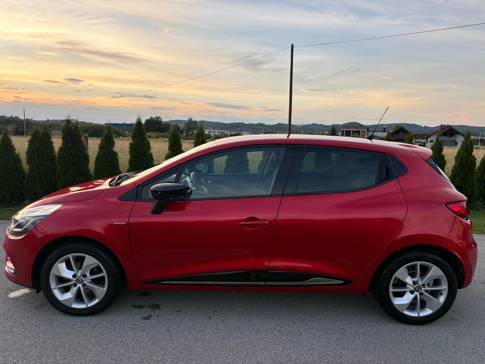 Renault Clio Limited Edition TCe 90 ps*10/2017*Stanje kao novo*, fotografija 6