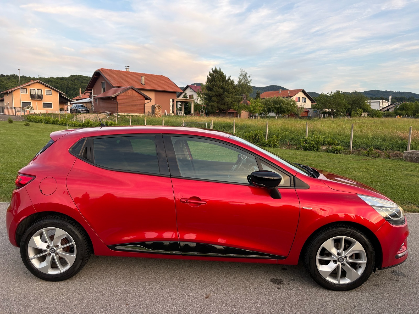 Renault Clio Limited Edition TCe 90 ps*10/2017*Stanje kao novo*, fotografija 7