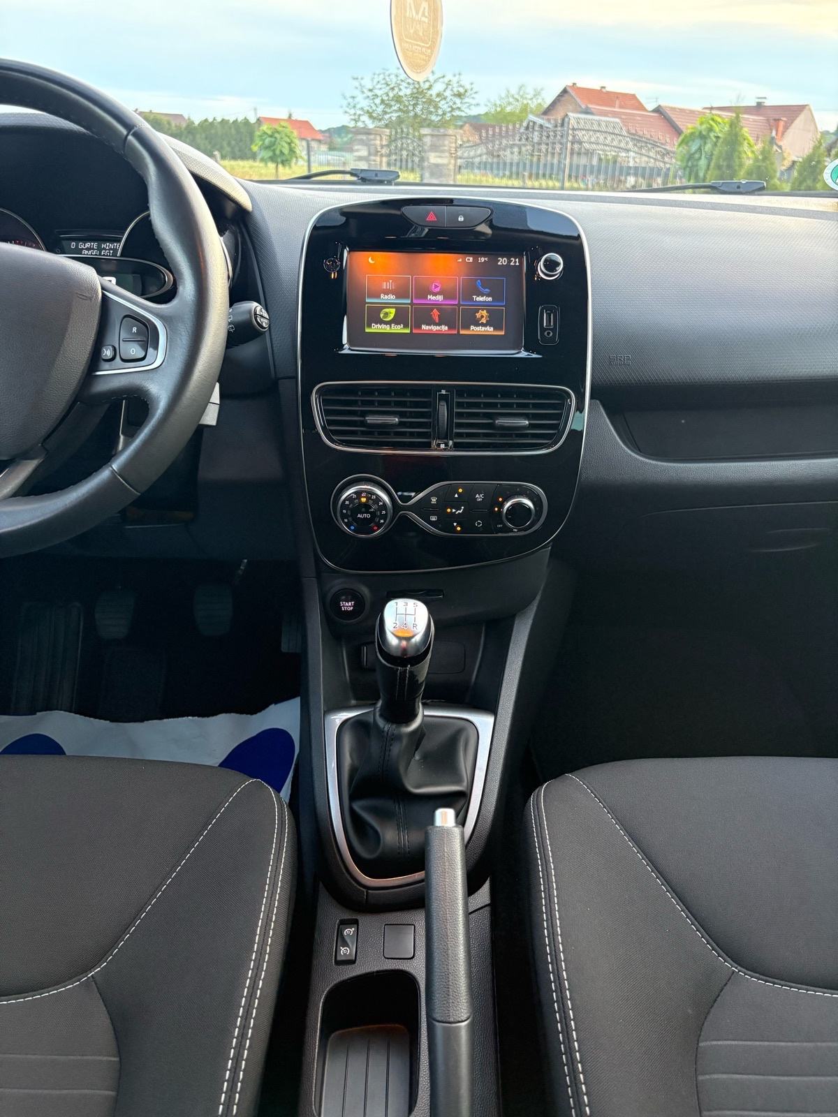 Renault Clio Limited Edition TCe 90 ps*10/2017*Stanje kao novo*, fotografija 16