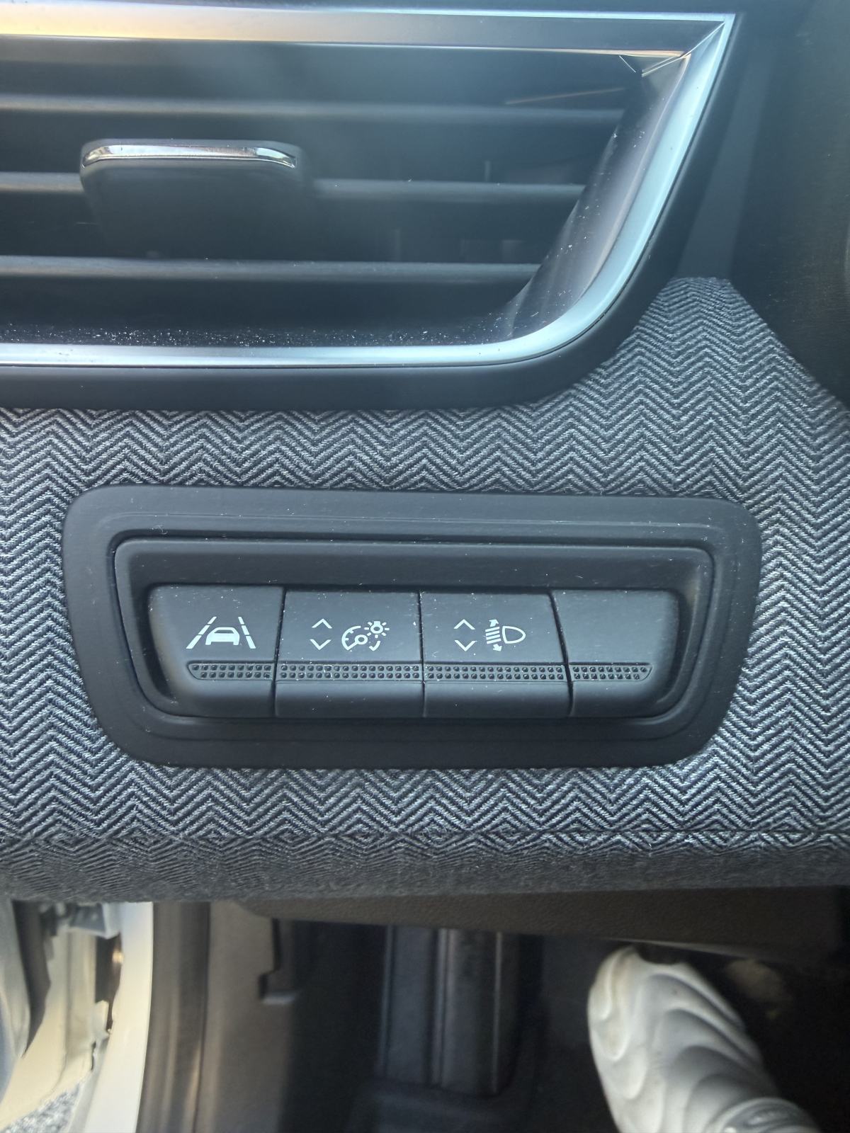 Renault Clio techno oprema ALU 17 + zimske gume 2/27 kao novi, fotografija 15