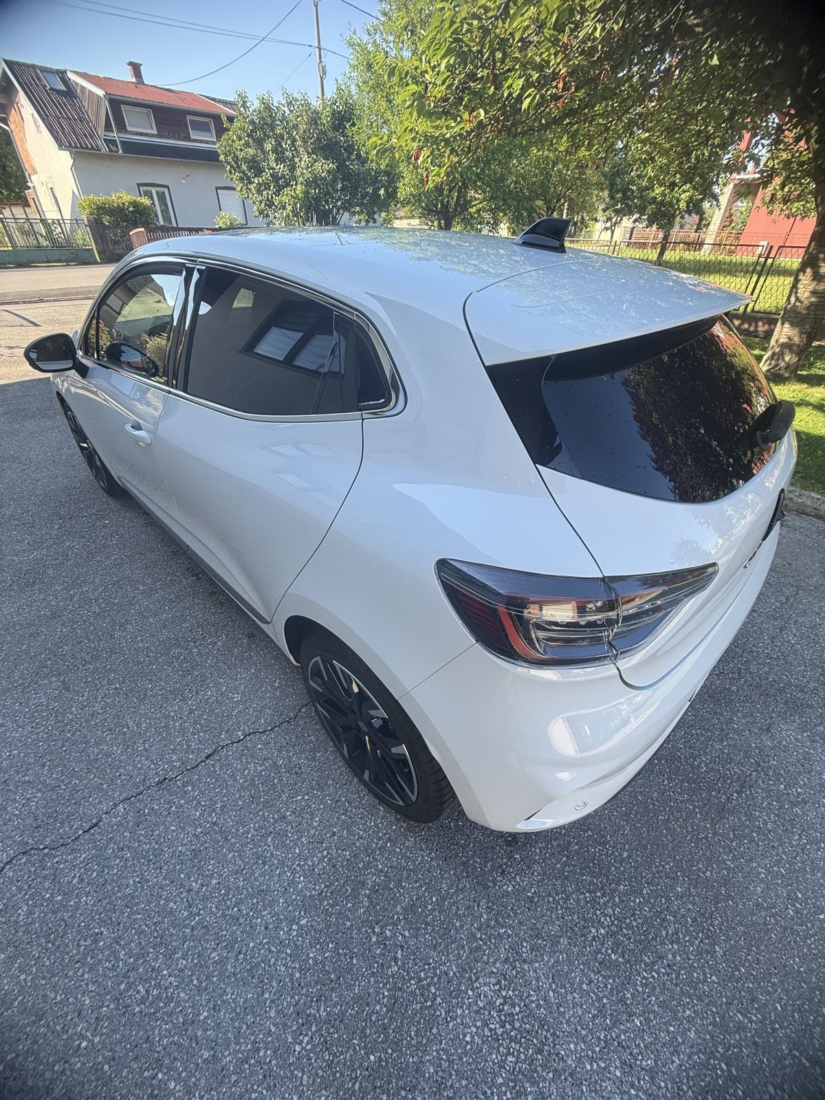 Renault Clio techno oprema ALU 17 + zimske gume 2/27 kao novi, fotografija 8