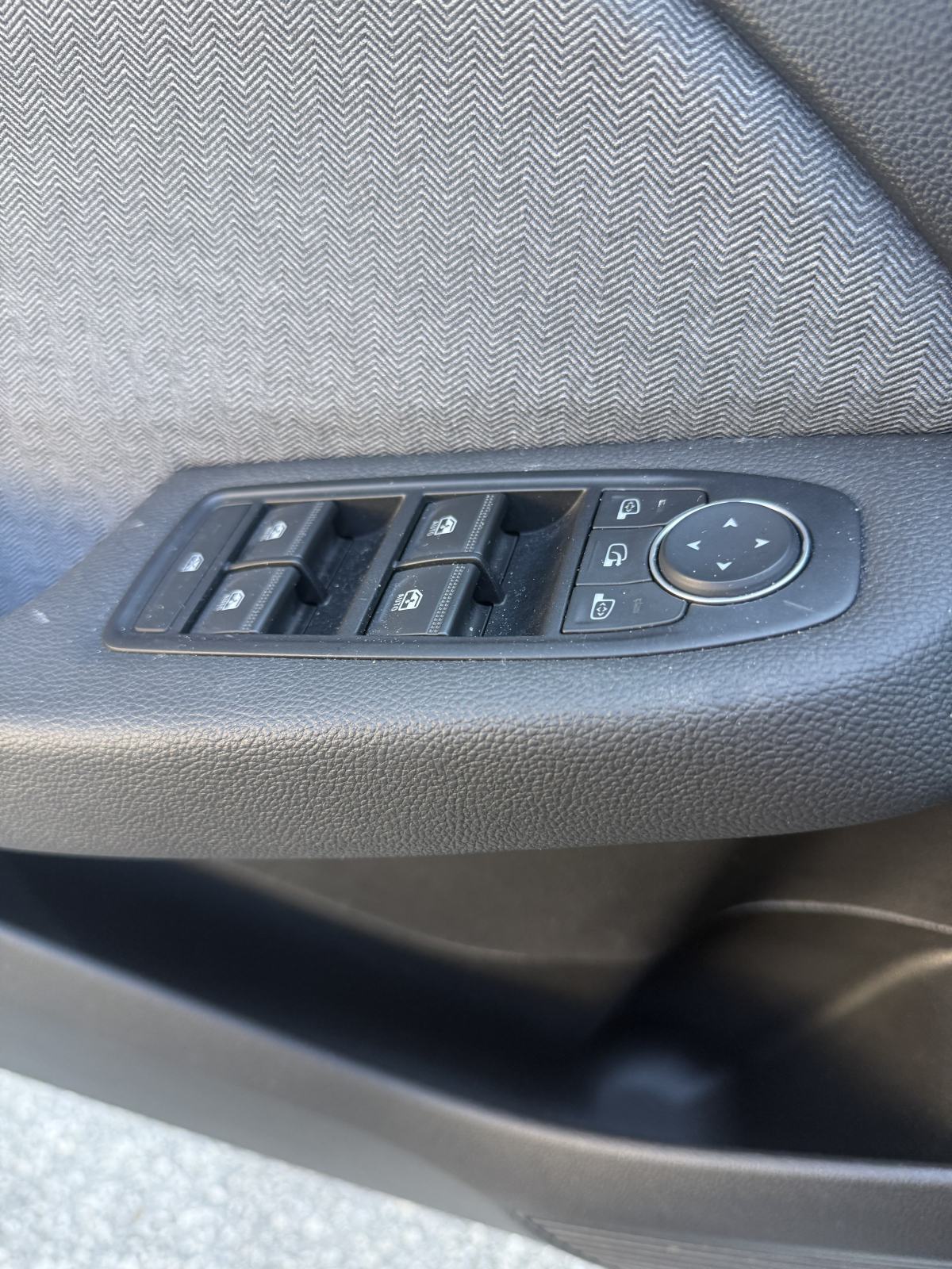 Renault Clio techno oprema ALU 17 + zimske gume 2/27 kao novi, fotografija 17