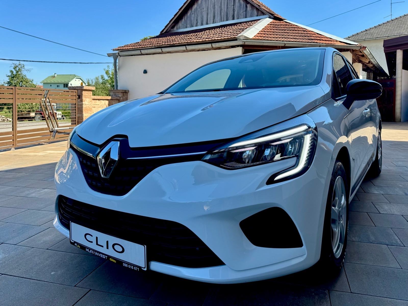 Renault Clio TCe navi,svega 18000km,full led,alu,navigacija,pdc,nov!!!, fotografija 2