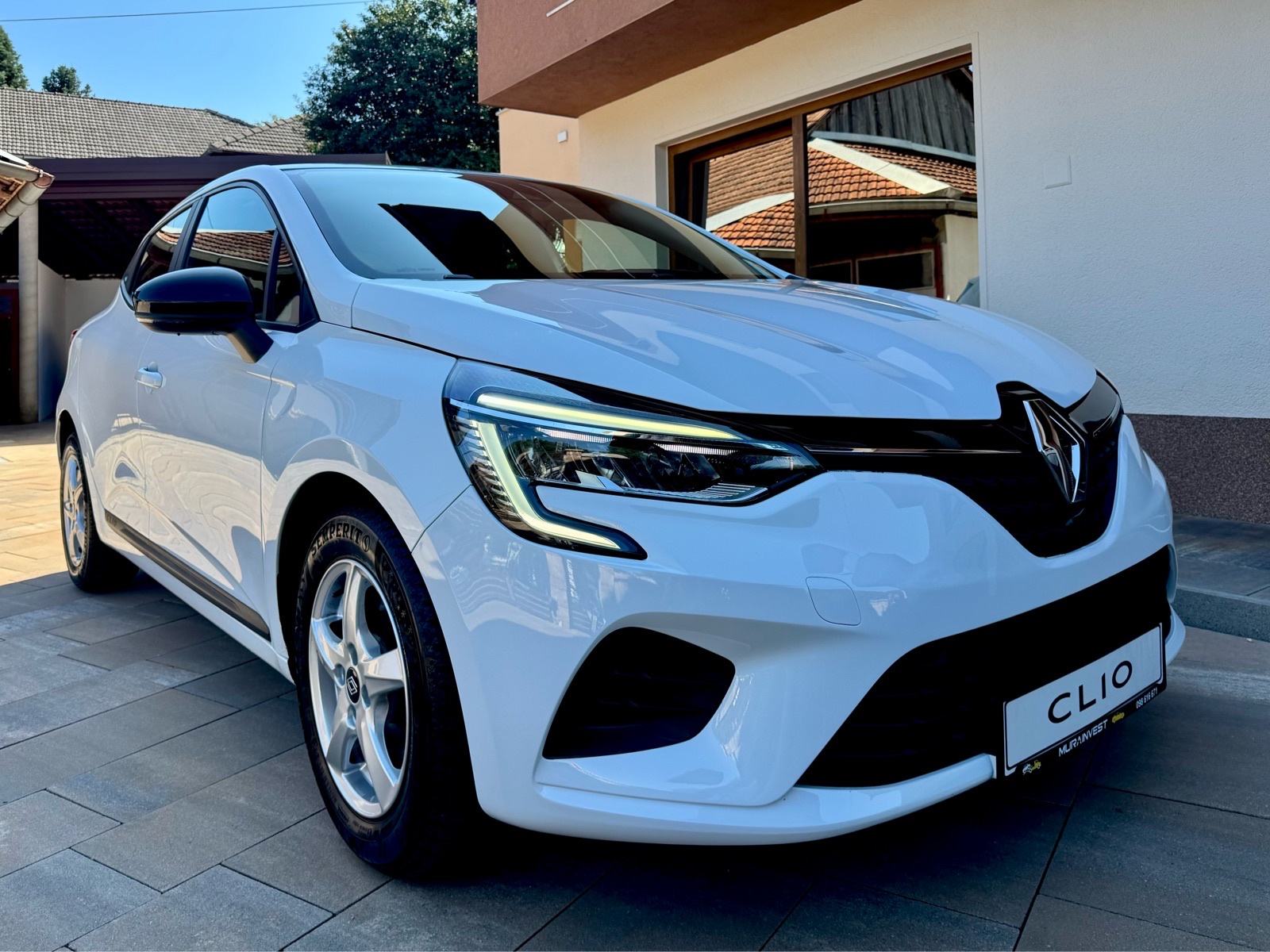 Renault Clio TCe navi,svega 18000km,full led,alu,navigacija,pdc,nov!!!, fotografija 3