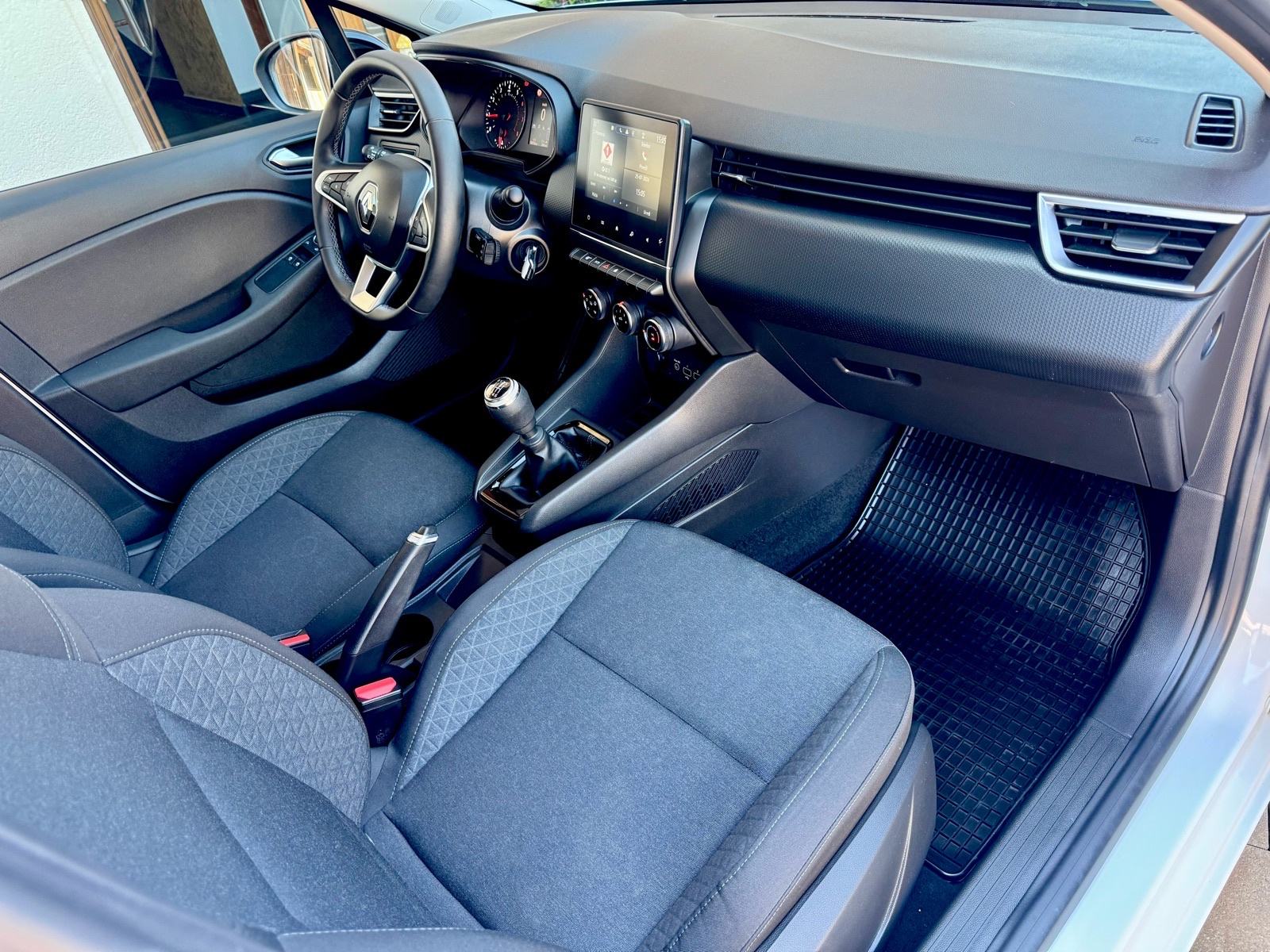 Renault Clio TCe navi,svega 18000km,full led,alu,navigacija,pdc,nov!!!, fotografija 5