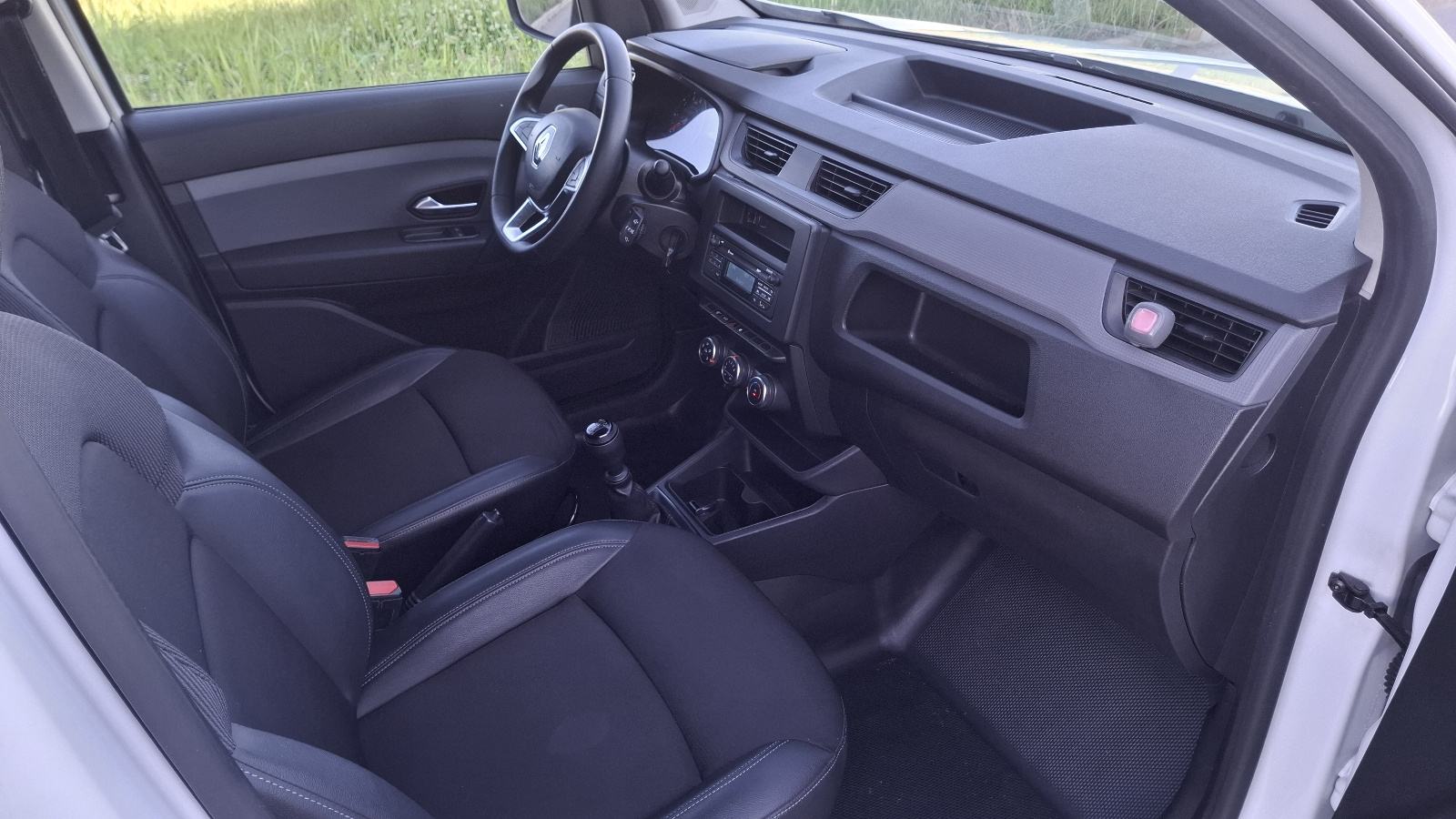 Renault Express 1.5 dci, fotografija 12