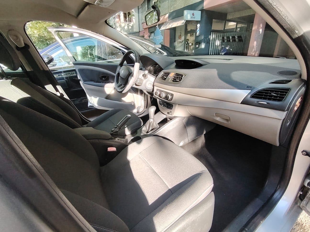 Fluence samo 163tkm godinu dana registriran!, fotografija 6