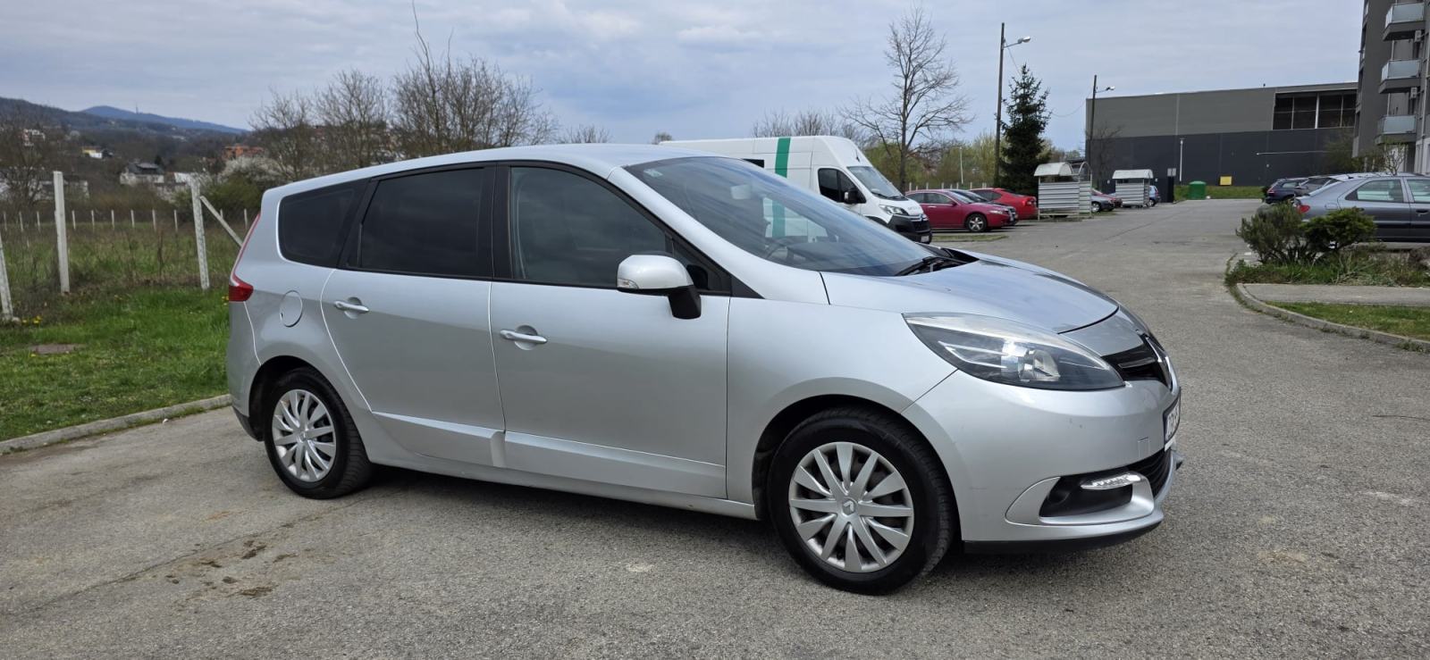 Renault Grand Scenic 1,5 dCi reg. do 06/27, Odlično stanje, fotografija 12