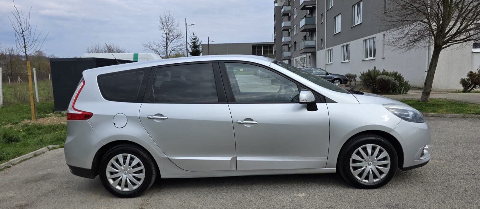 Renault Grand Scenic 1,5 dCi reg. do 06/27, Odlično stanje, fotografija 13