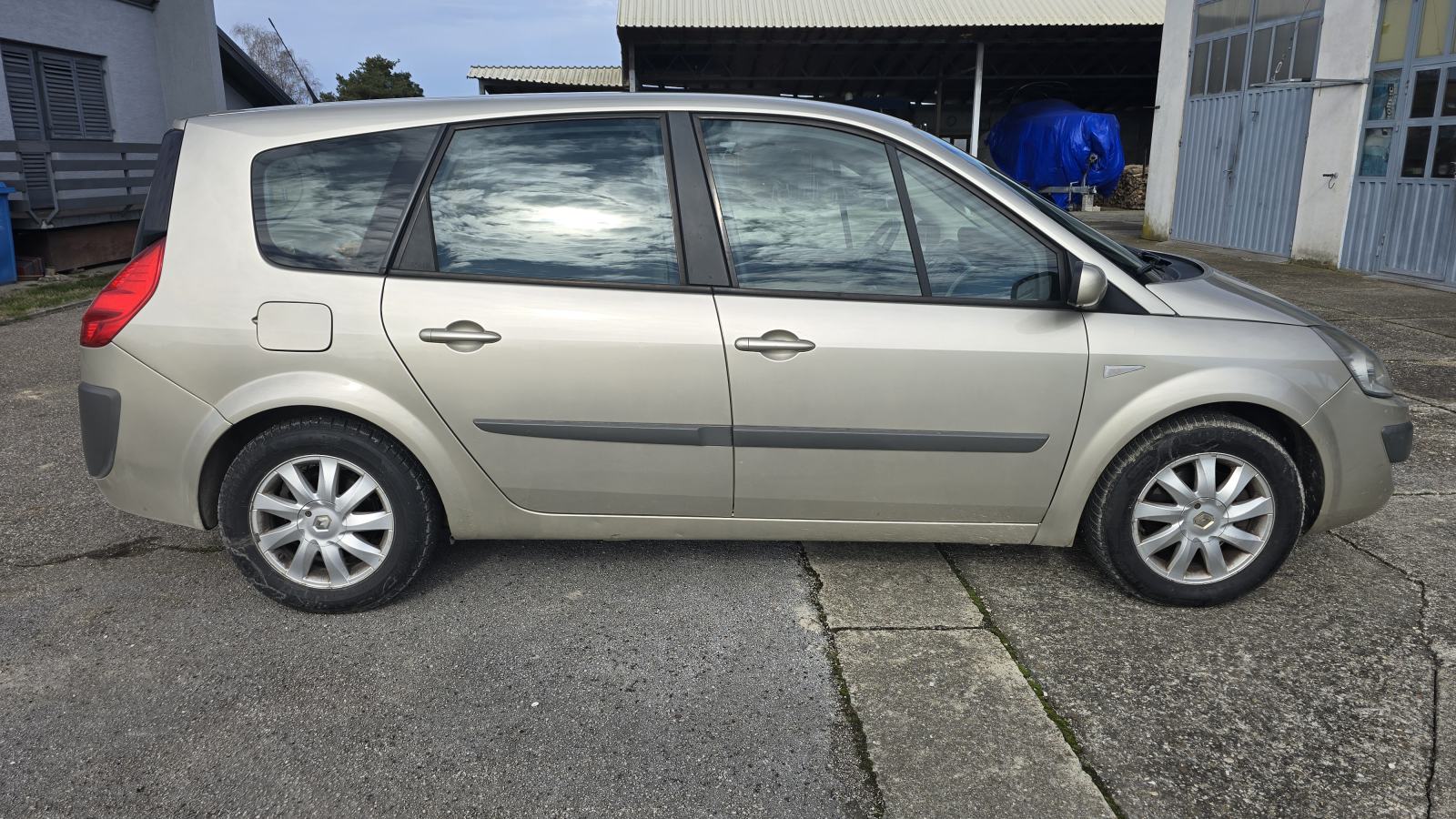 Renault Grand Scenic 1,5 dCi reg do 27.06.2027., fotografija 4