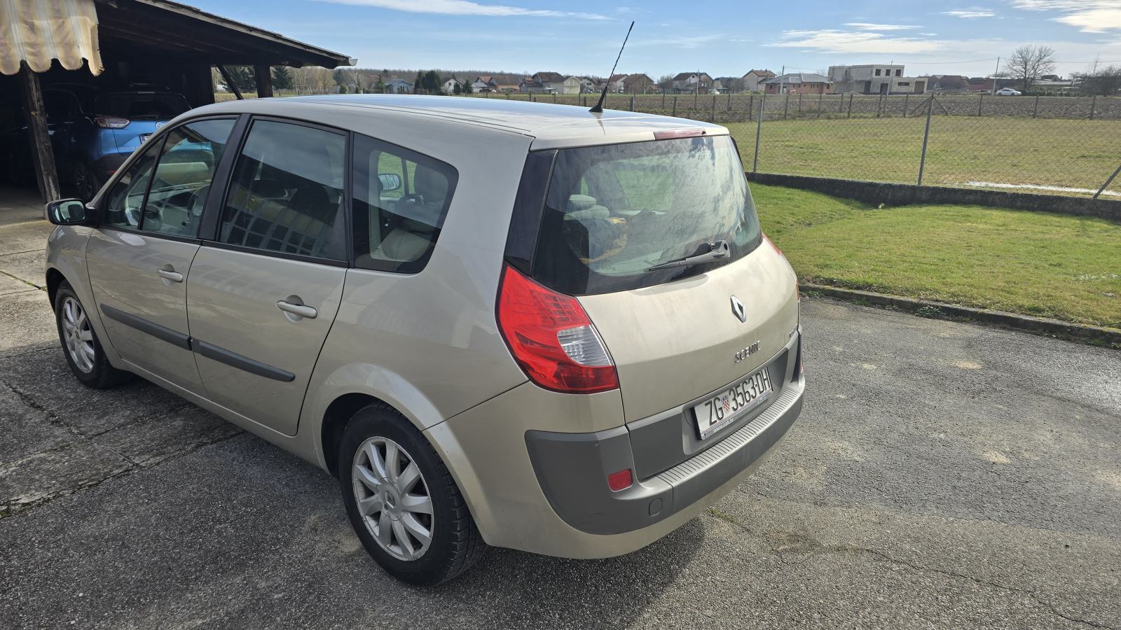 Renault Grand Scenic 1,5 dCi reg do 27.06.2027., fotografija 8