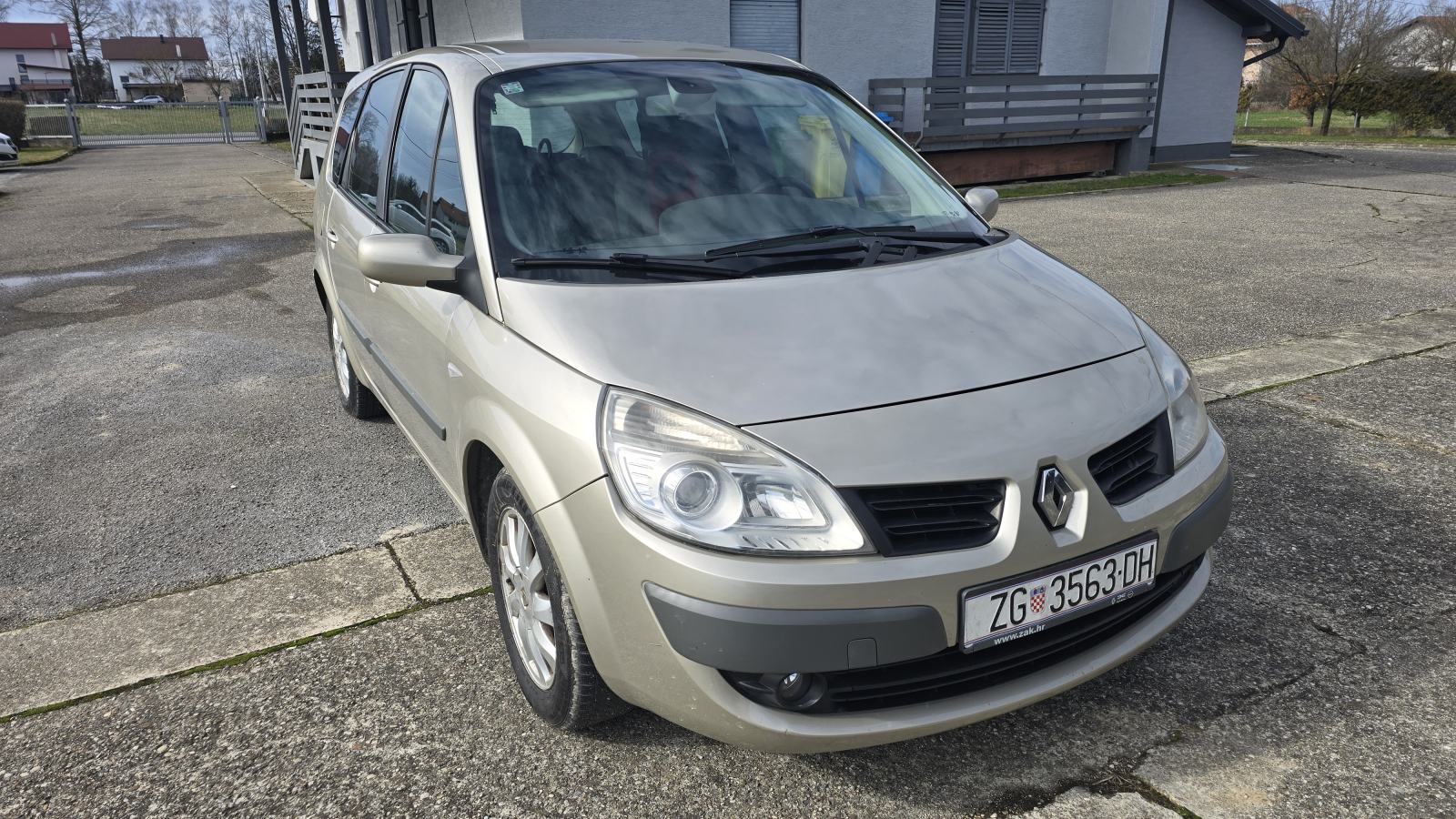 Renault Grand Scenic 1,5 dCi reg do 27.06.2027., fotografija 3