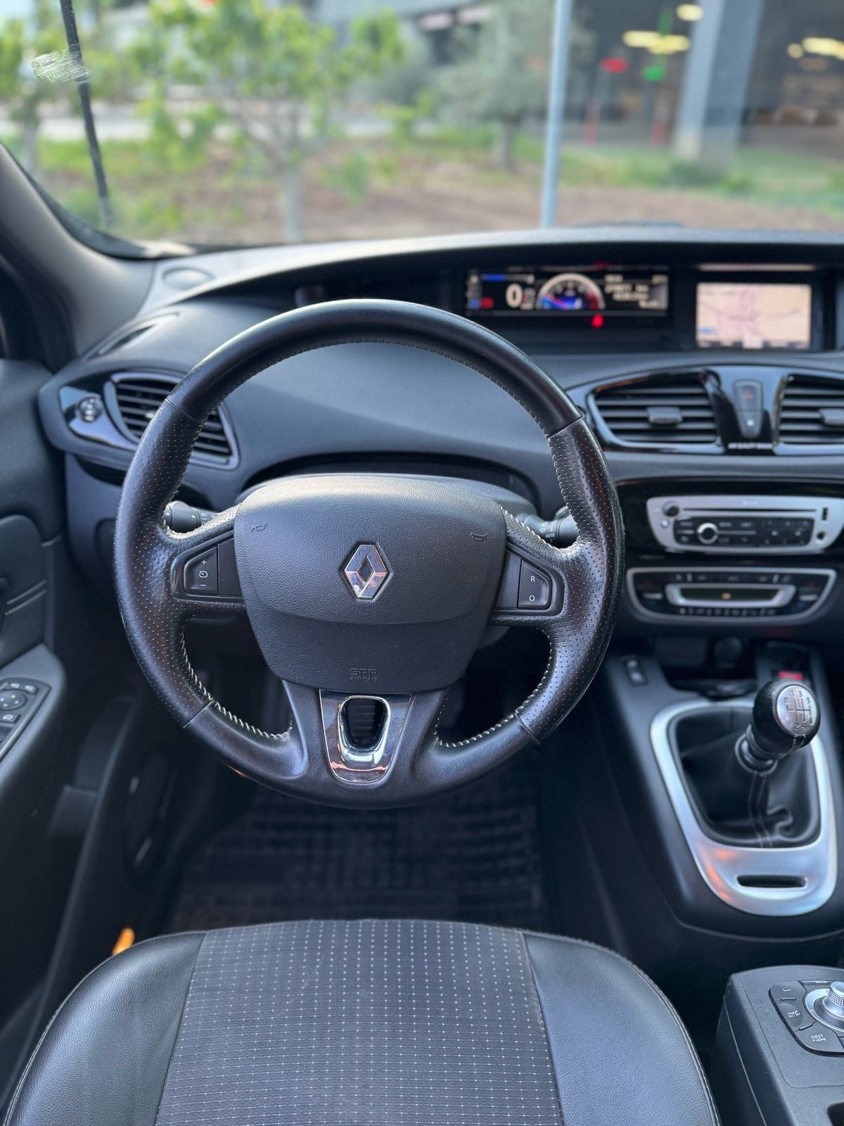 Renault Grand Scenic dCi 130 Bose Edition Koža,Bixenon,Navi,Zamjena!!!, fotografija 4