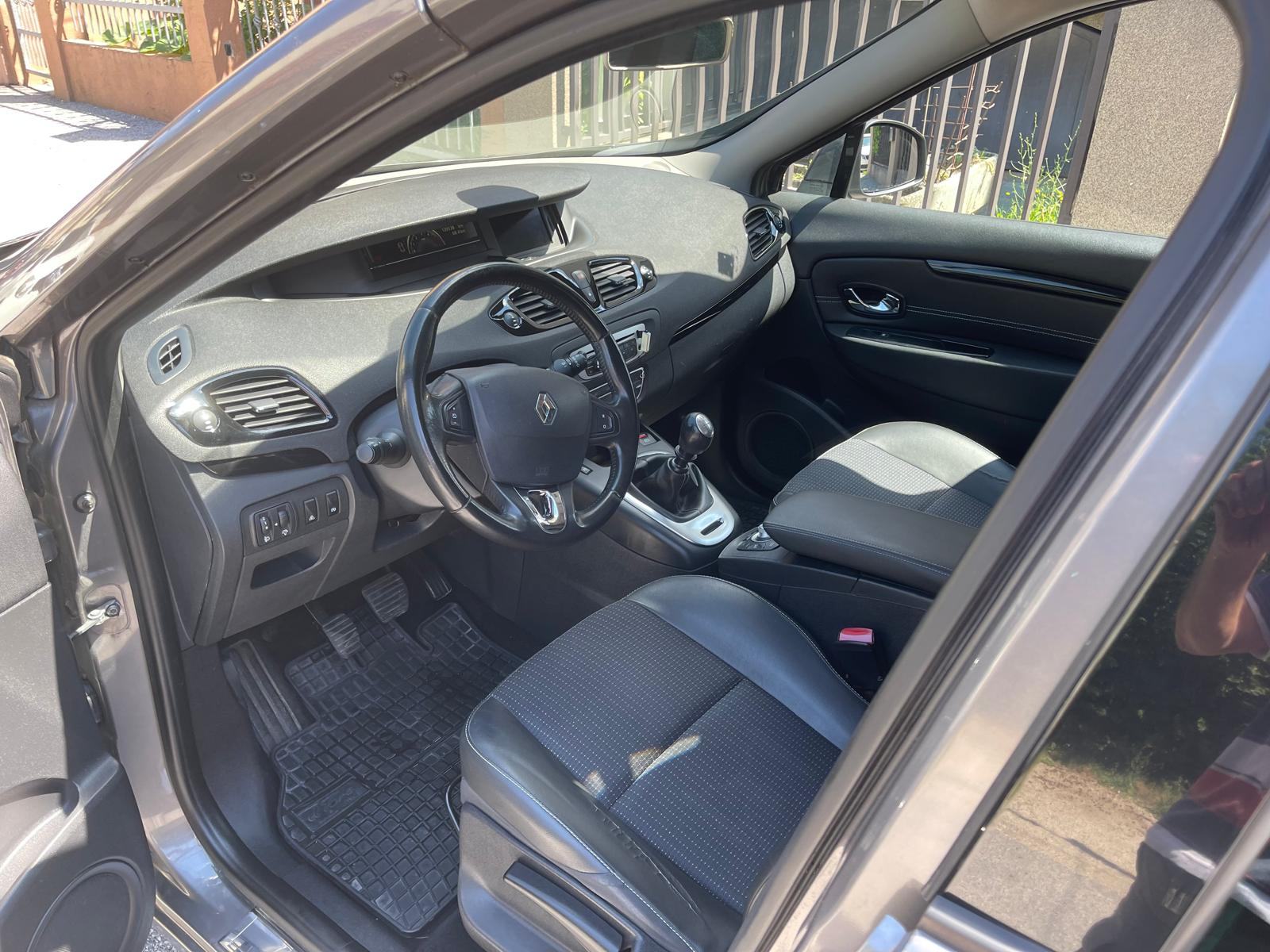 Renault Grand Scenic dCi 130, fotografija 9