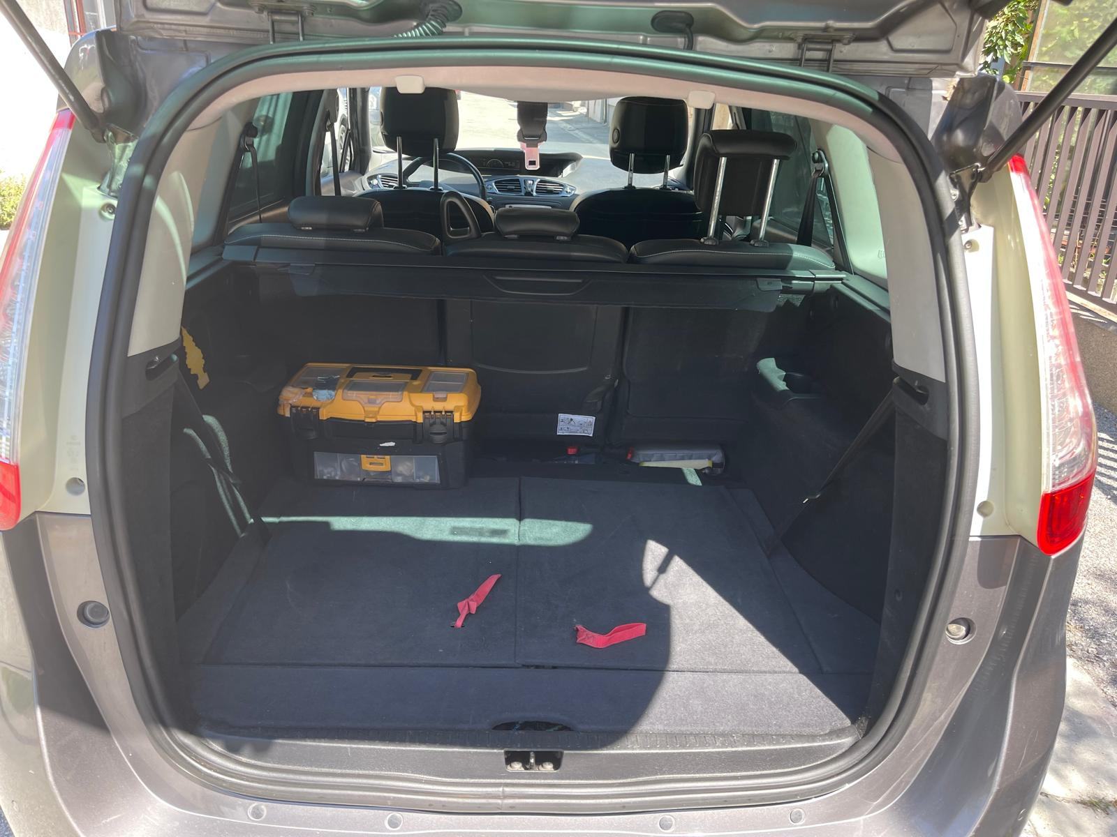 Renault Grand Scenic dCi 130, fotografija 12
