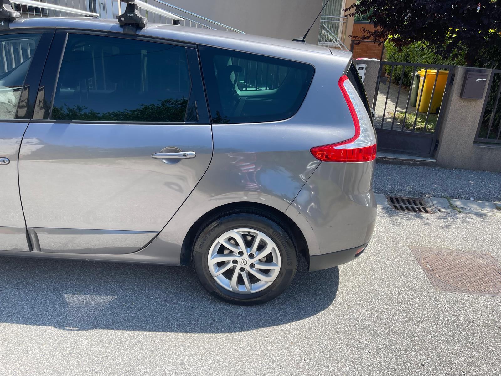 Renault Grand Scenic dCi 130, fotografija 13