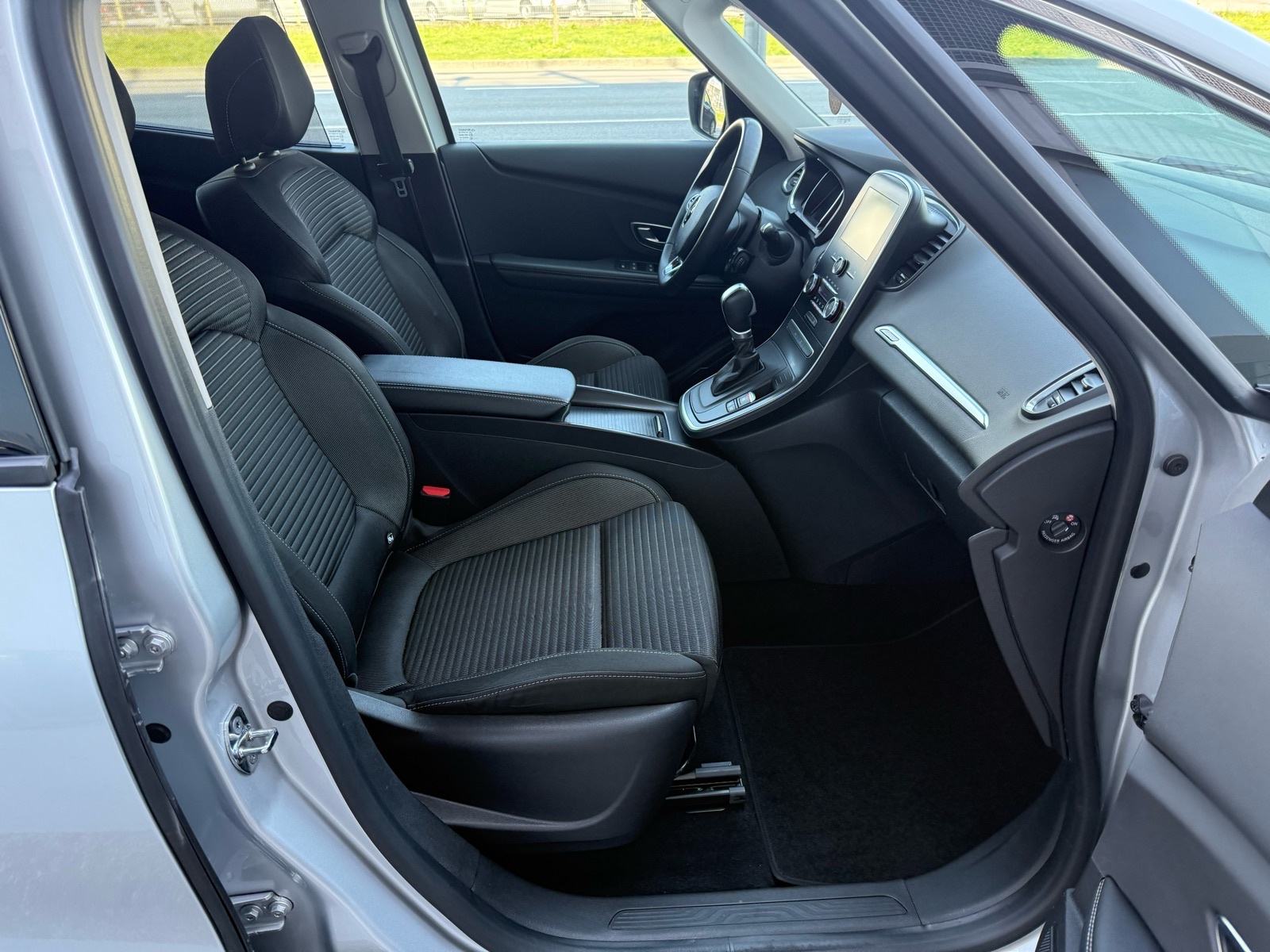 Renault Grand Scenic dCi120 AUTOMATIK 7SJEDALA°NAVI°LEASING BEZ UČEŠĆA, fotografija 19