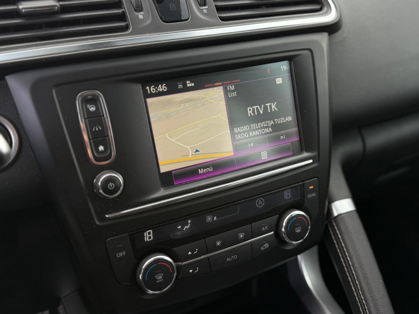 RENAULT KADJAR 1.2 TCe - oštećeno vozilo, fotografija 18
