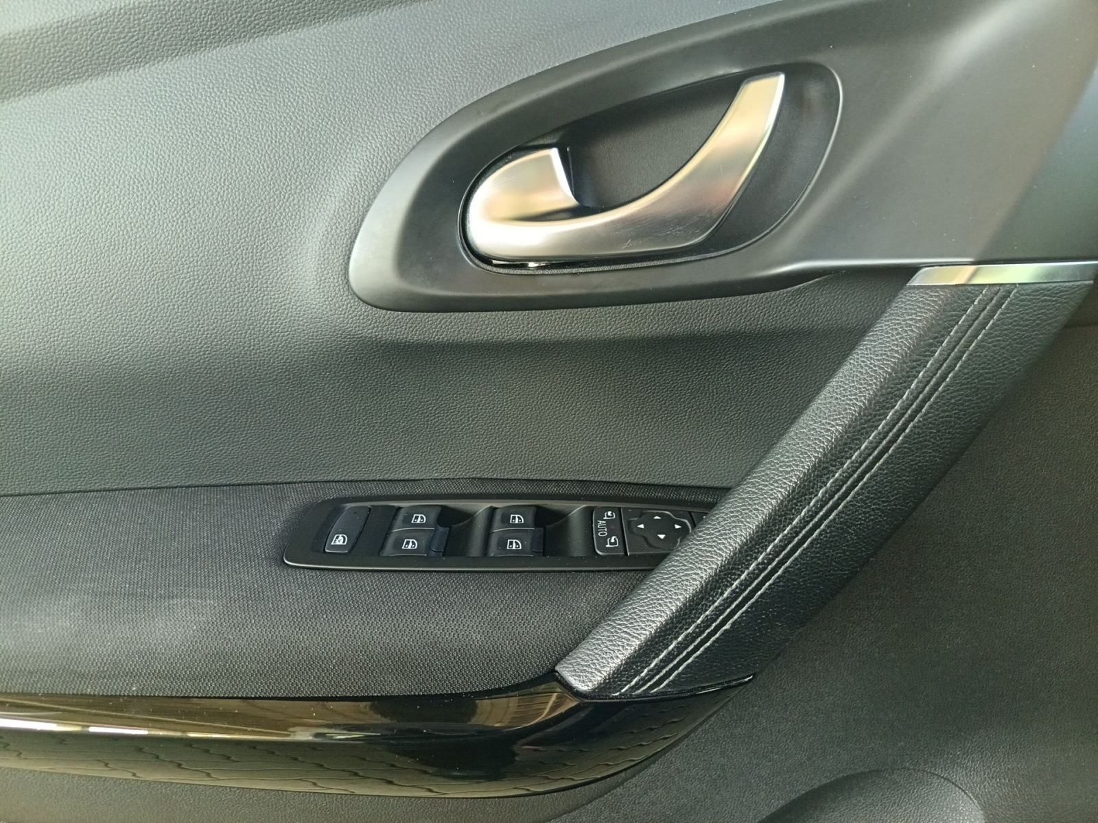 Renault Kadjar 1.3 TCE 140 - 3 godine jamstva, fotografija 17