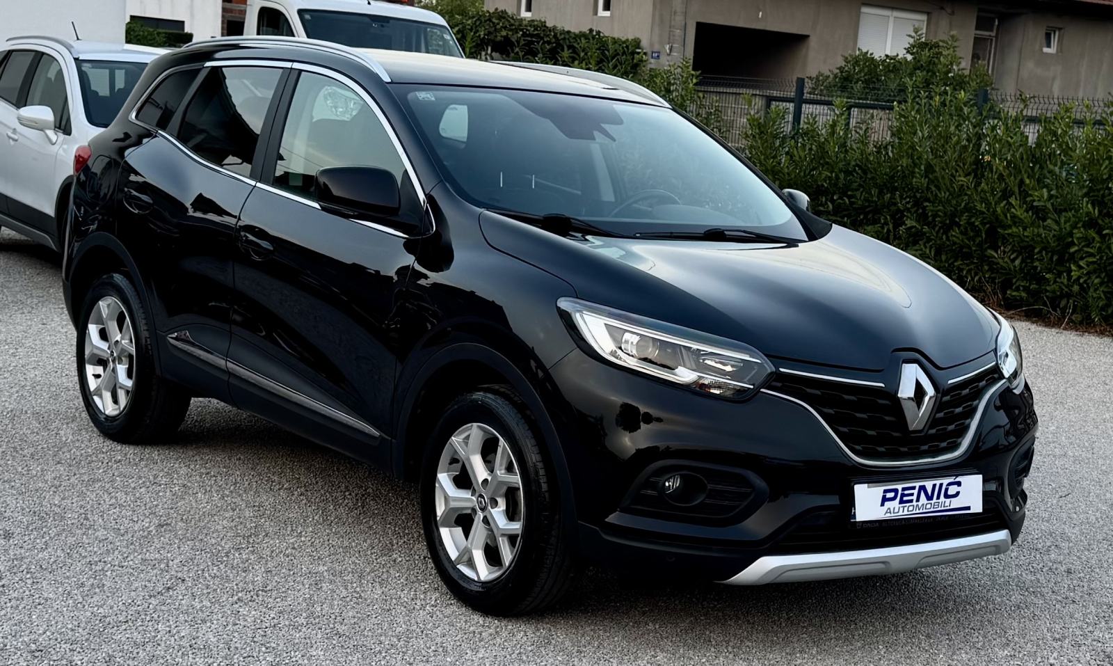 Renault Kadjar 1.3 TCe = 34 000 km = 1. VLASNIK - Kupljen nov u HR, fotografija 2