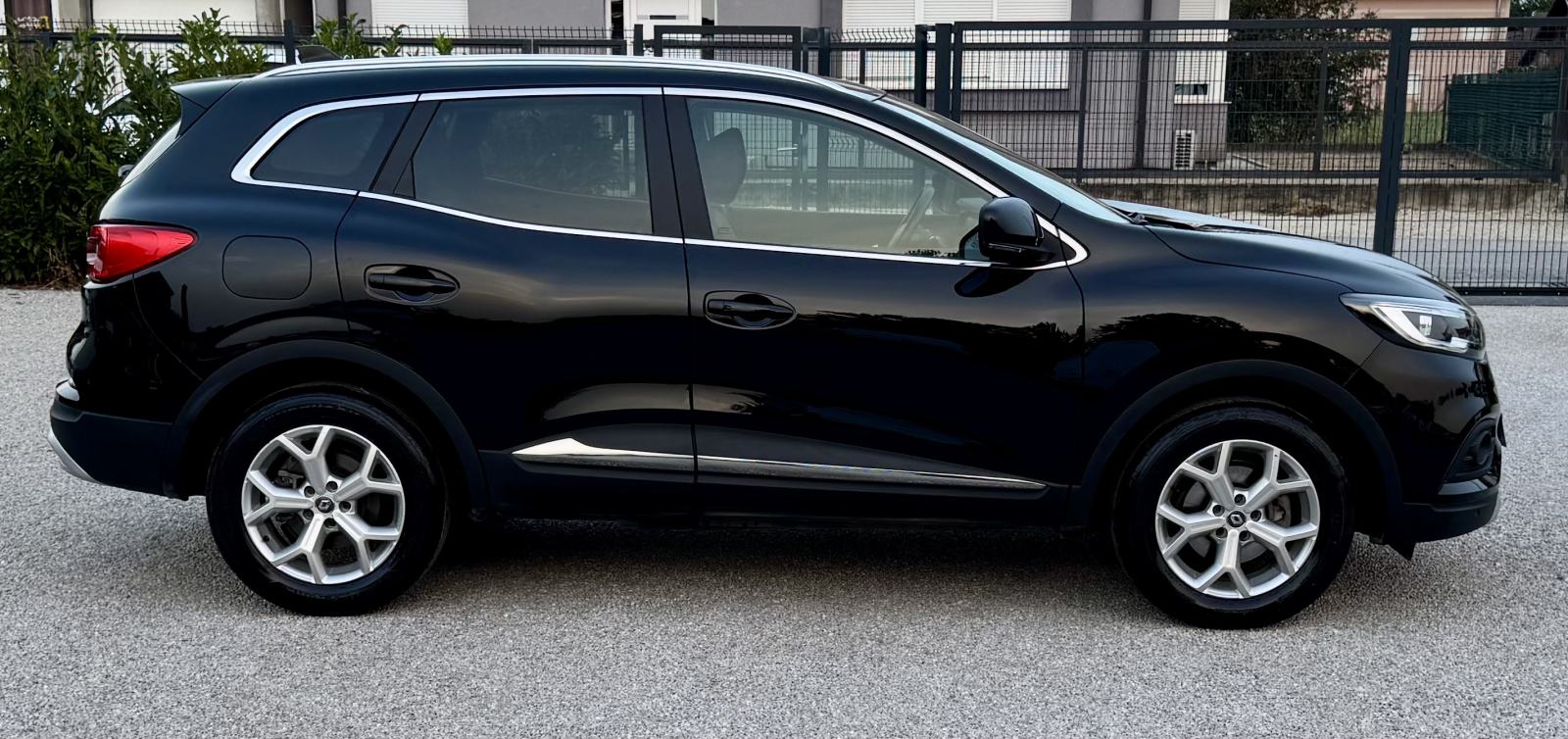 Renault Kadjar 1.3 TCe = 34 000 km = 1. VLASNIK - Kupljen nov u HR, fotografija 5