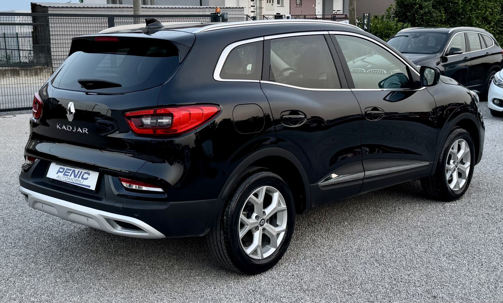 Renault Kadjar 1.3 TCe = 34 000 km = 1. VLASNIK - Kupljen nov u HR, fotografija 3