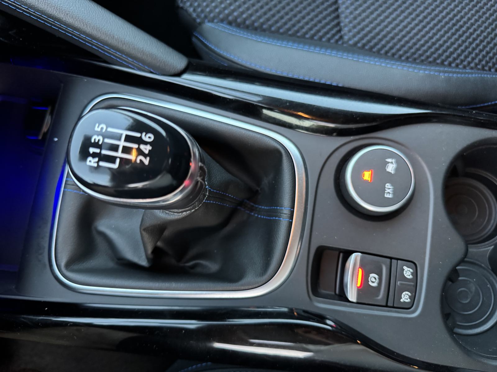 Renault Kadjar 1.3 TCe = 34 000 km = 1. VLASNIK - Kupljen nov u HR, fotografija 8