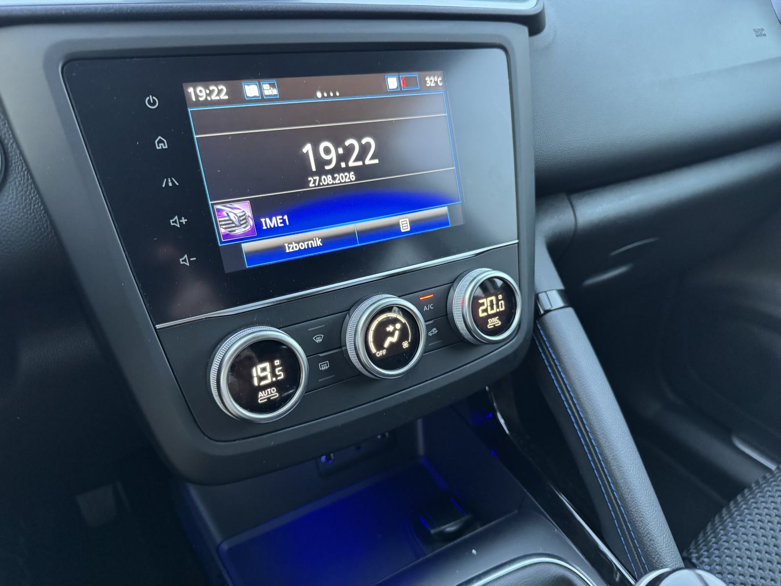 Renault Kadjar 1.3 TCe = 34 000 km = 1. VLASNIK - Kupljen nov u HR, fotografija 9