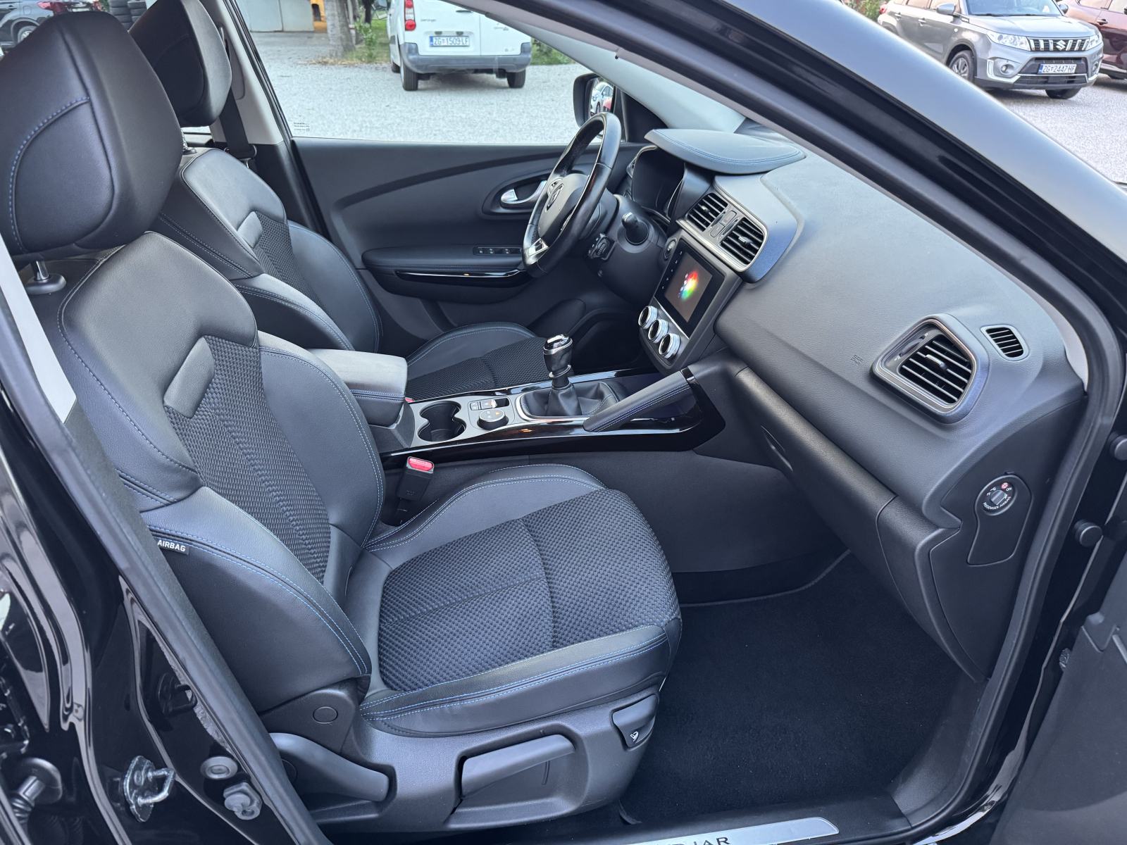 Renault Kadjar 1.3 TCe = 34 000 km = 1. VLASNIK - Kupljen nov u HR, fotografija 12