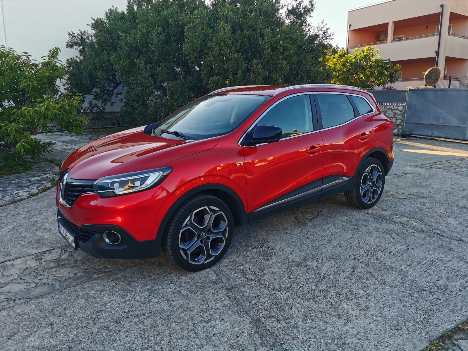 Renault Kadjar 1.6 dCi 130, 4x4, BOSE, Kuka, Set ljeto/zima, nije uvoz, fotografija 2