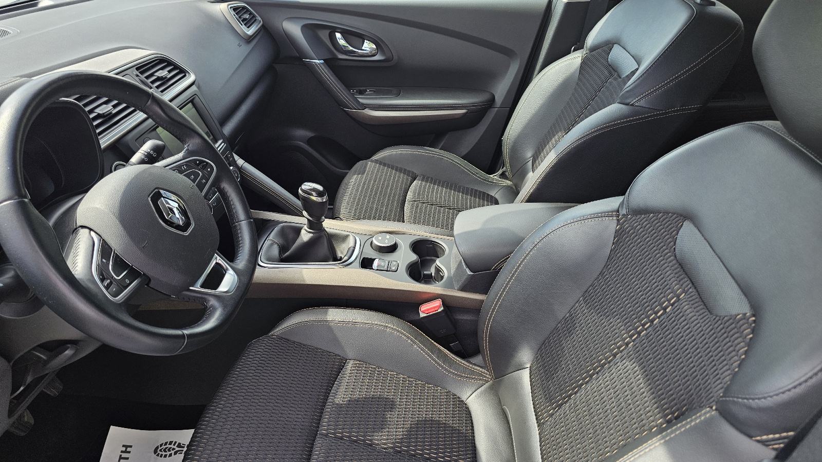 Renault Kadjar 1.6 dci 130 ks,navi,2xpdc,jamstvo AKCIJA REG 1 GOD, fotografija 7