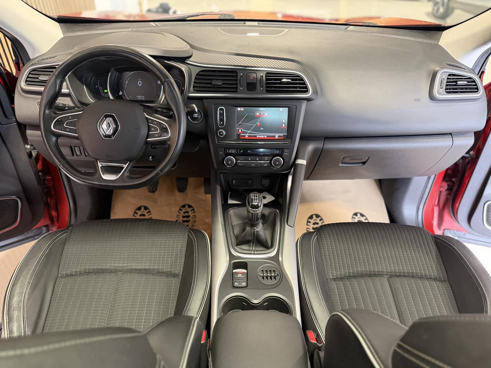 Renault Kadjar 1,6 dCi BOSE *PANORAMA - VIRTUAL - LED - 12 MJ JAMSTVO*, fotografija 13