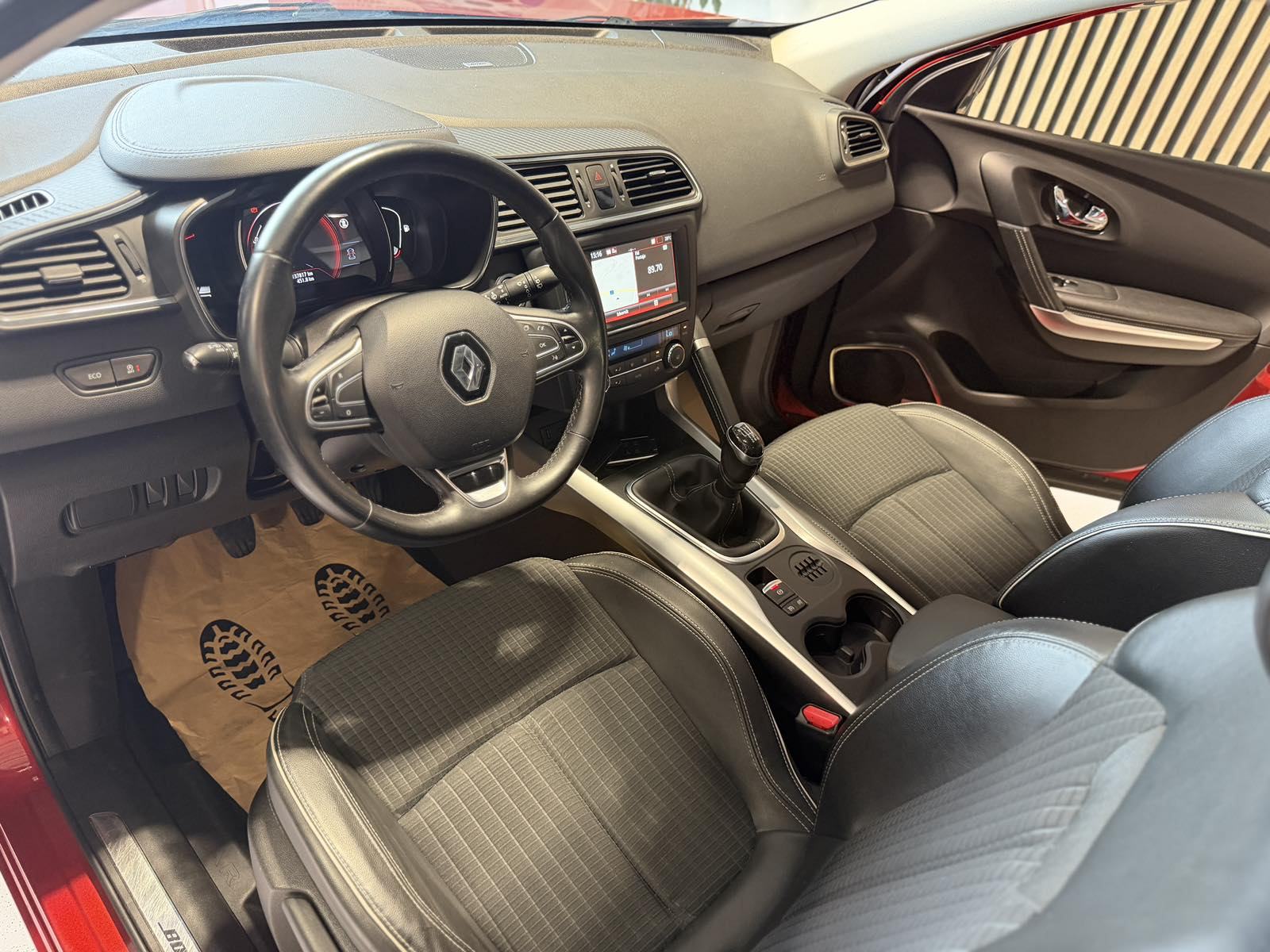 Renault Kadjar 1,6 dCi BOSE *PANORAMA - VIRTUAL - LED - 12 MJ JAMSTVO*, fotografija 15