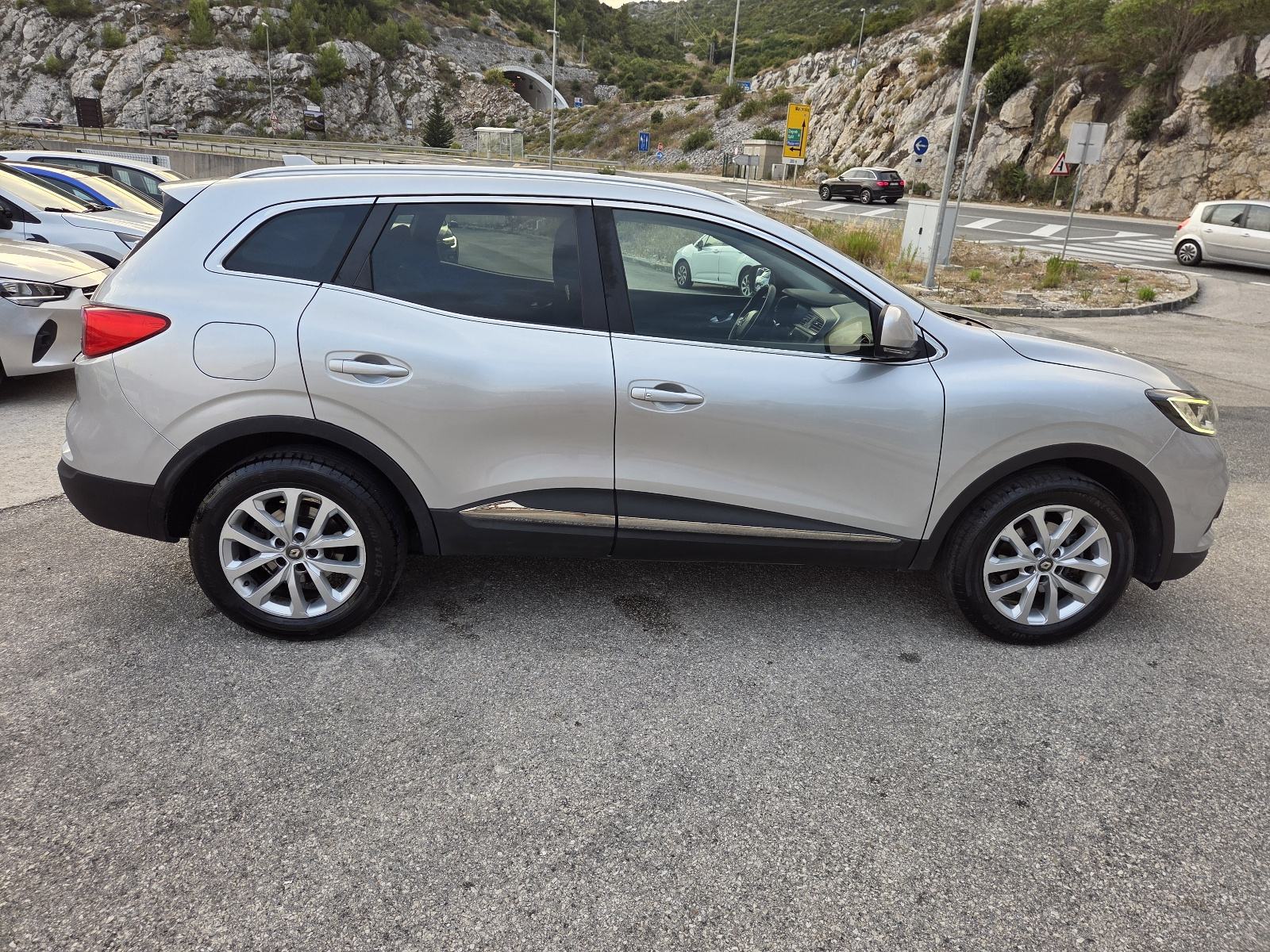 Renault Kadjar dCi 115 ** 2019 **LIMITED OPREMA** JAMSTVO !!, fotografija 4
