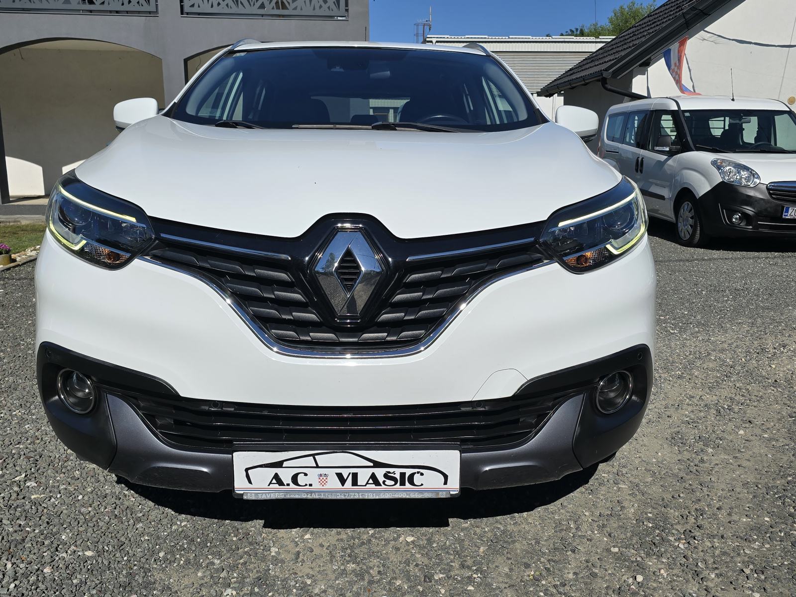 Renault Kadjar dCi 130 4x4 -PUNO OPREME, ODLIČAN!, fotografija 3
