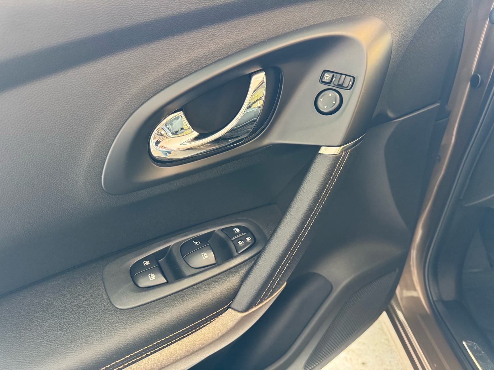 Renault Kadjar dCi 130; Aut. Klima; Grij. Sjed, Alu; Navi; Panorama, fotografija 8