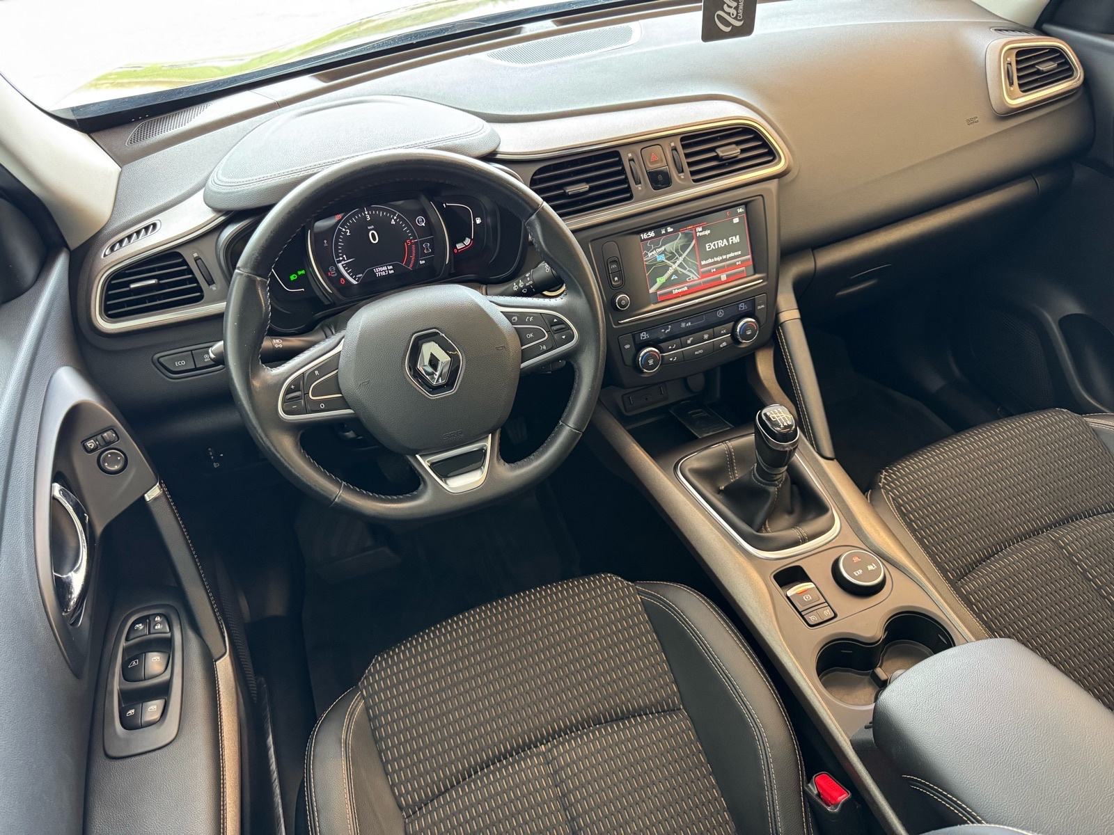 Renault Kadjar dCi 130; Aut. Klima; Grij. Sjed, Alu; Navi; Panorama, fotografija 10