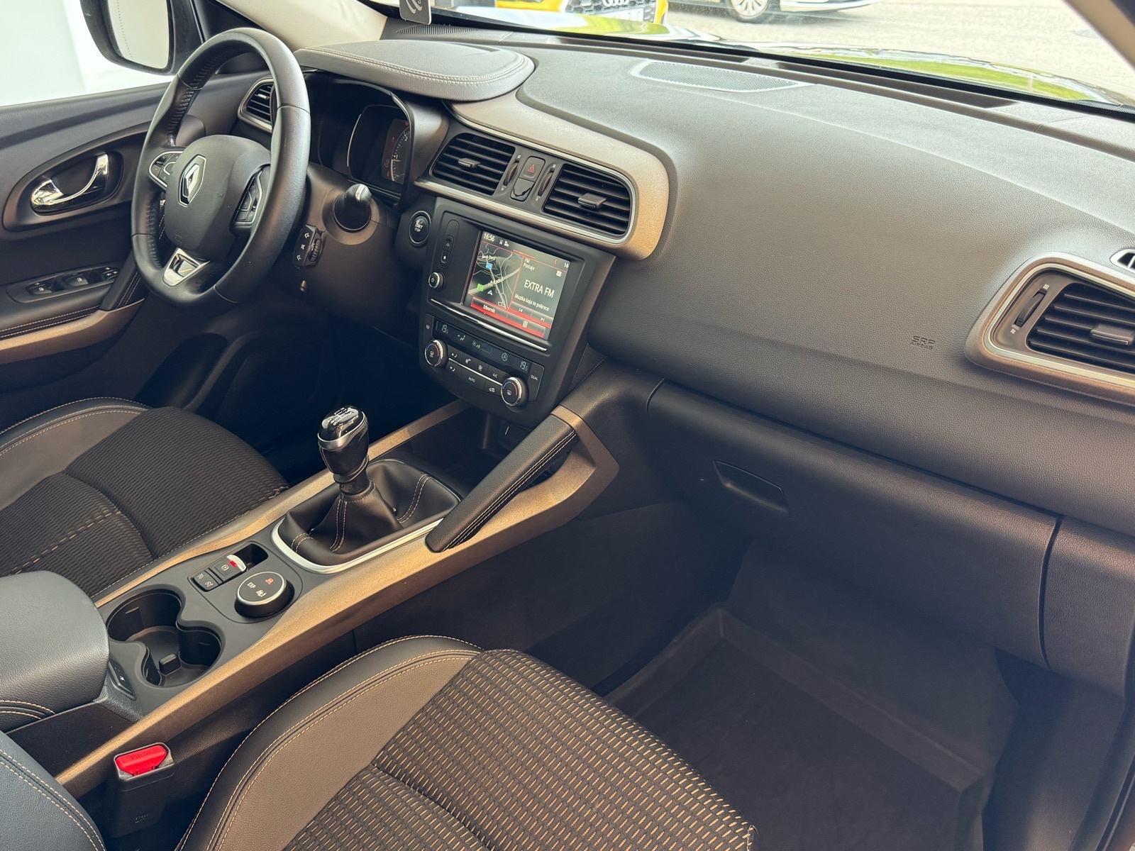 Renault Kadjar dCi 130; Aut. Klima; Grij. Sjed, Alu; Navi; Panorama, fotografija 12