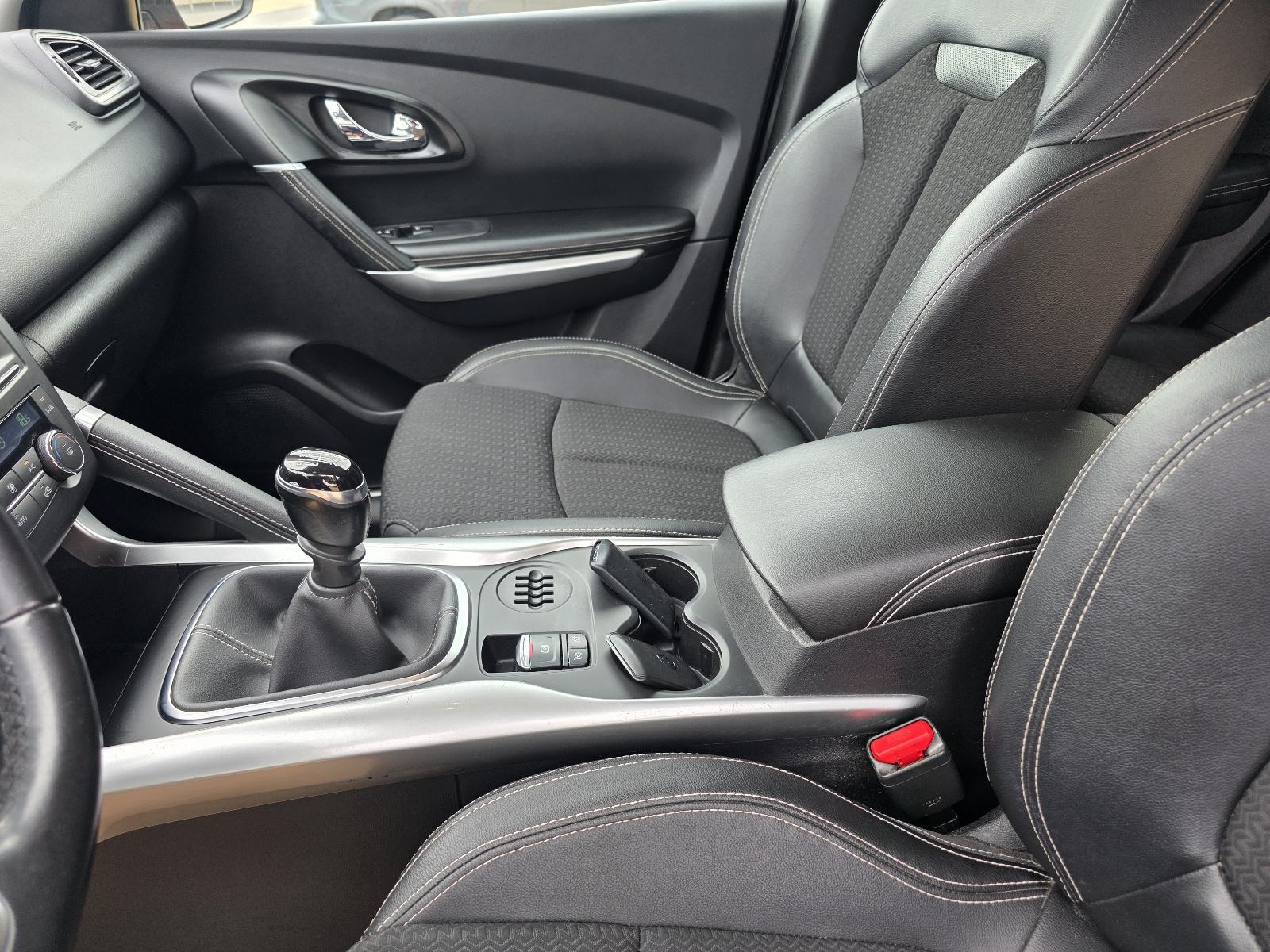 Renault Kadjar dCi 130 Energy Intens*Servisna*1.vlasnik*Led*Virtual*, fotografija 11