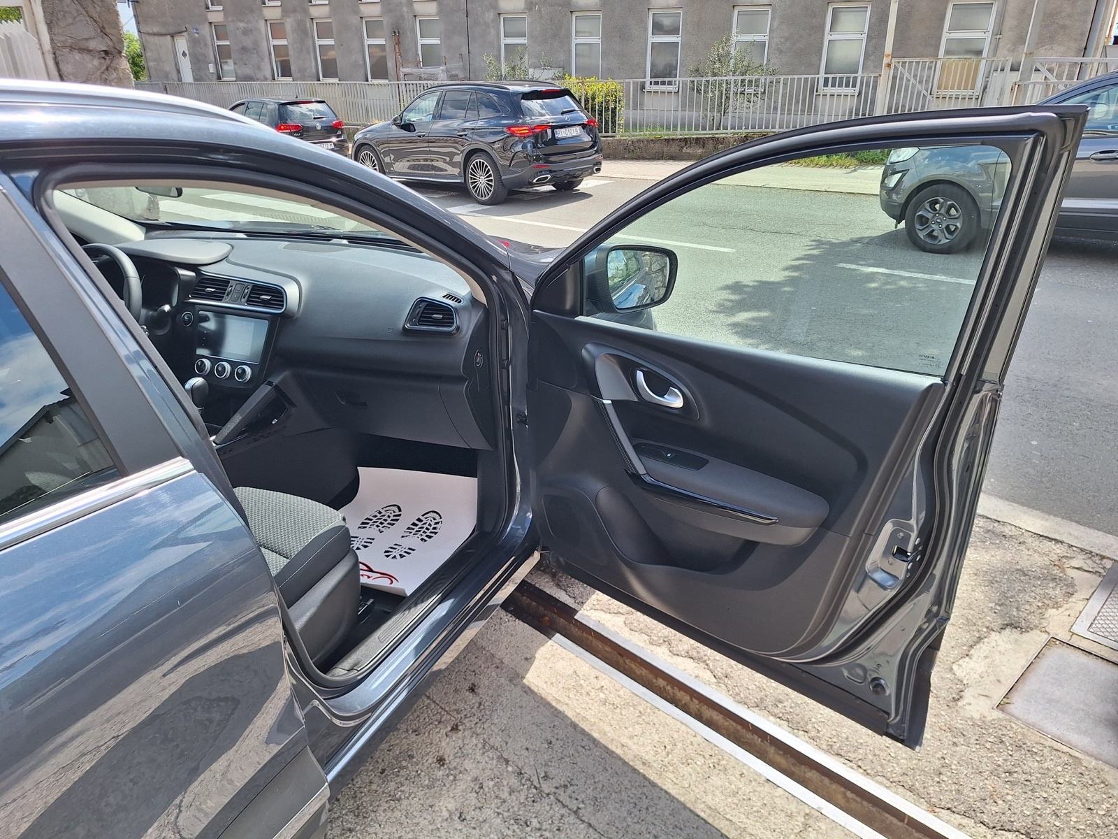 Renault Kadjar 1.5 dCi automatik 115 KS PARKING KAMER/NAVI.LED, fotografija 16